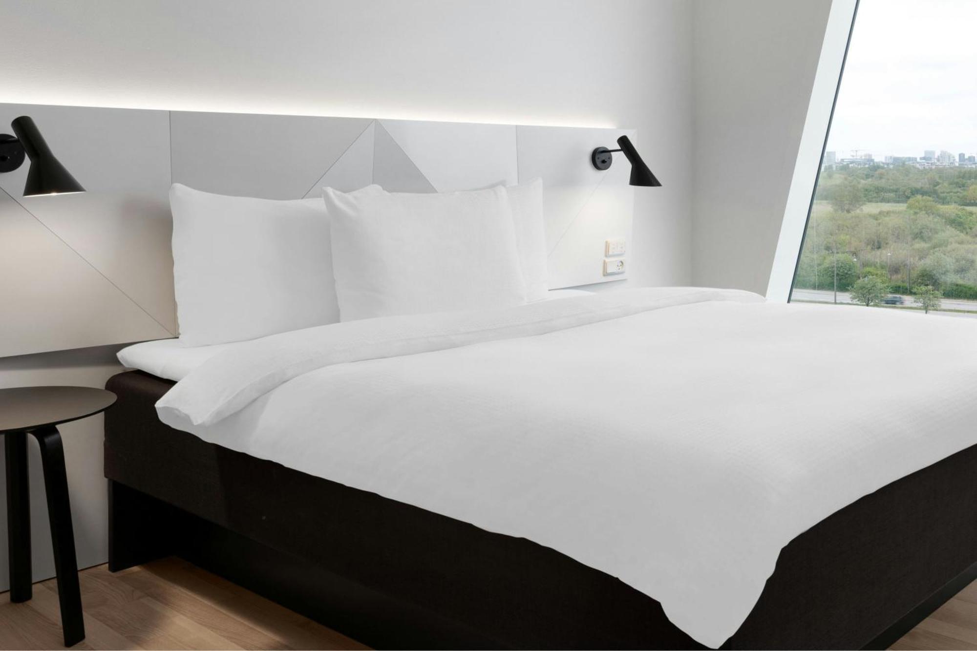 Deluxe Queen Larger Guest room 1 Queen
