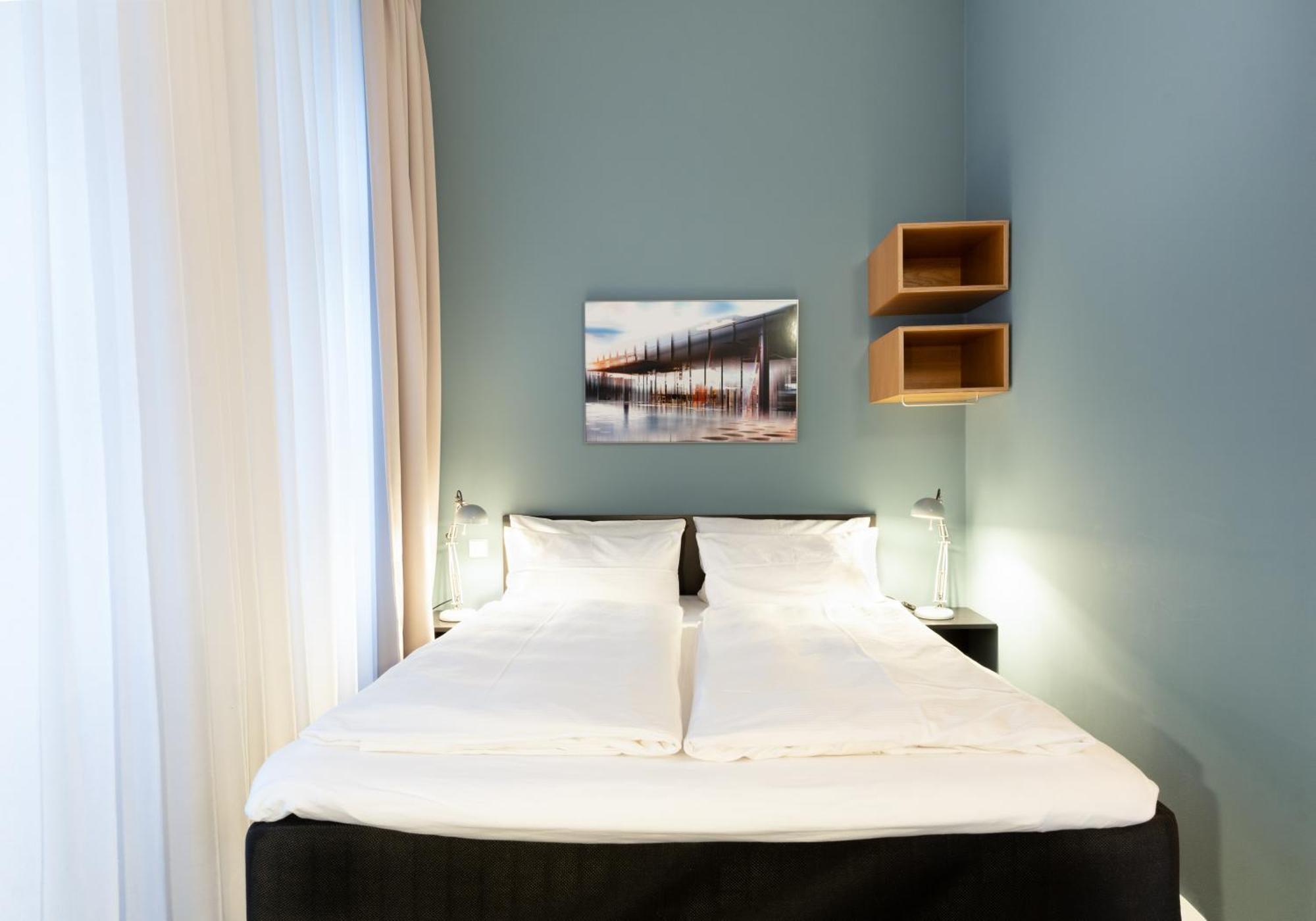 Small Double Room,1644413975:JPEG