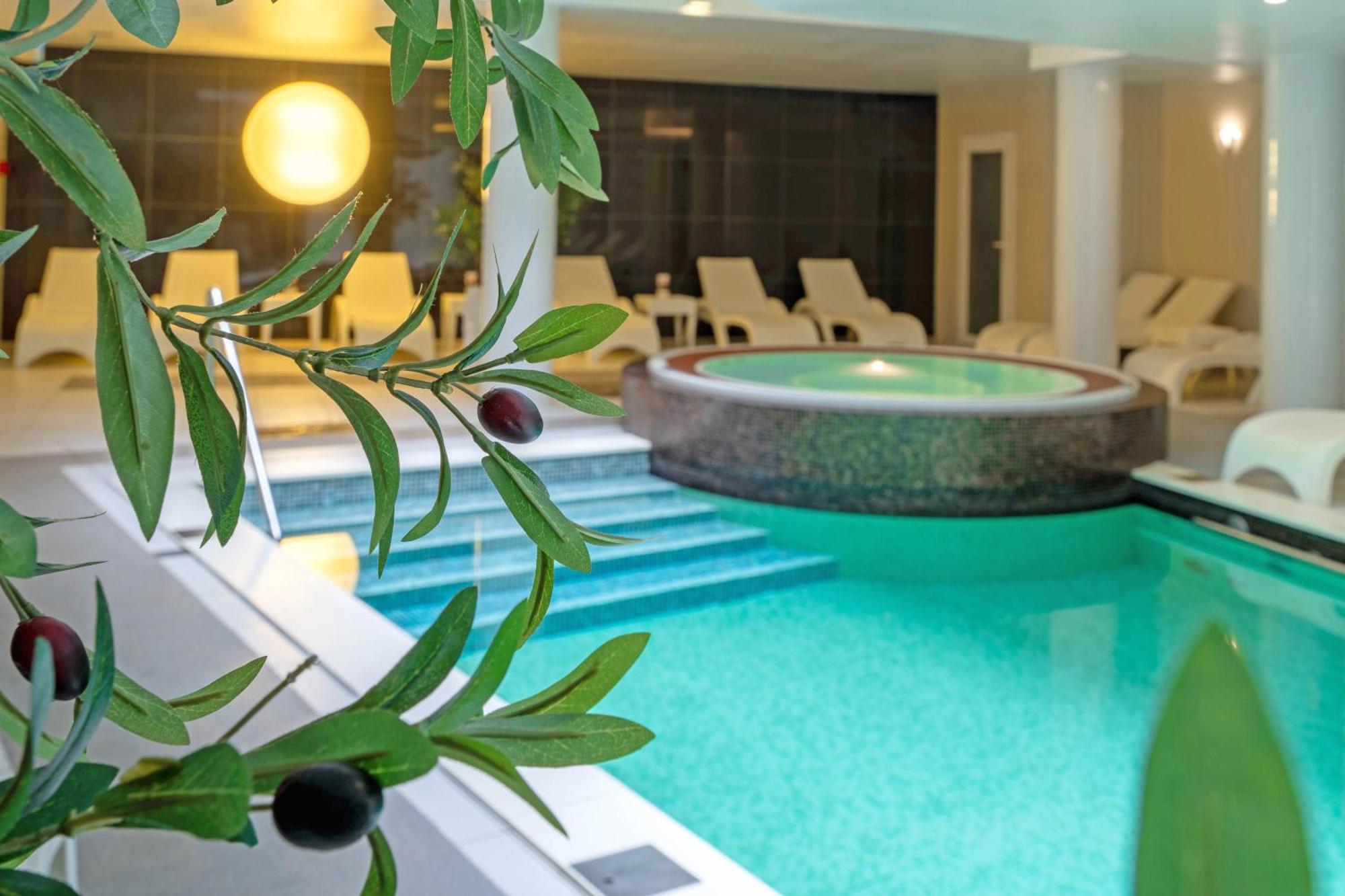 Small Room One time Spa Access