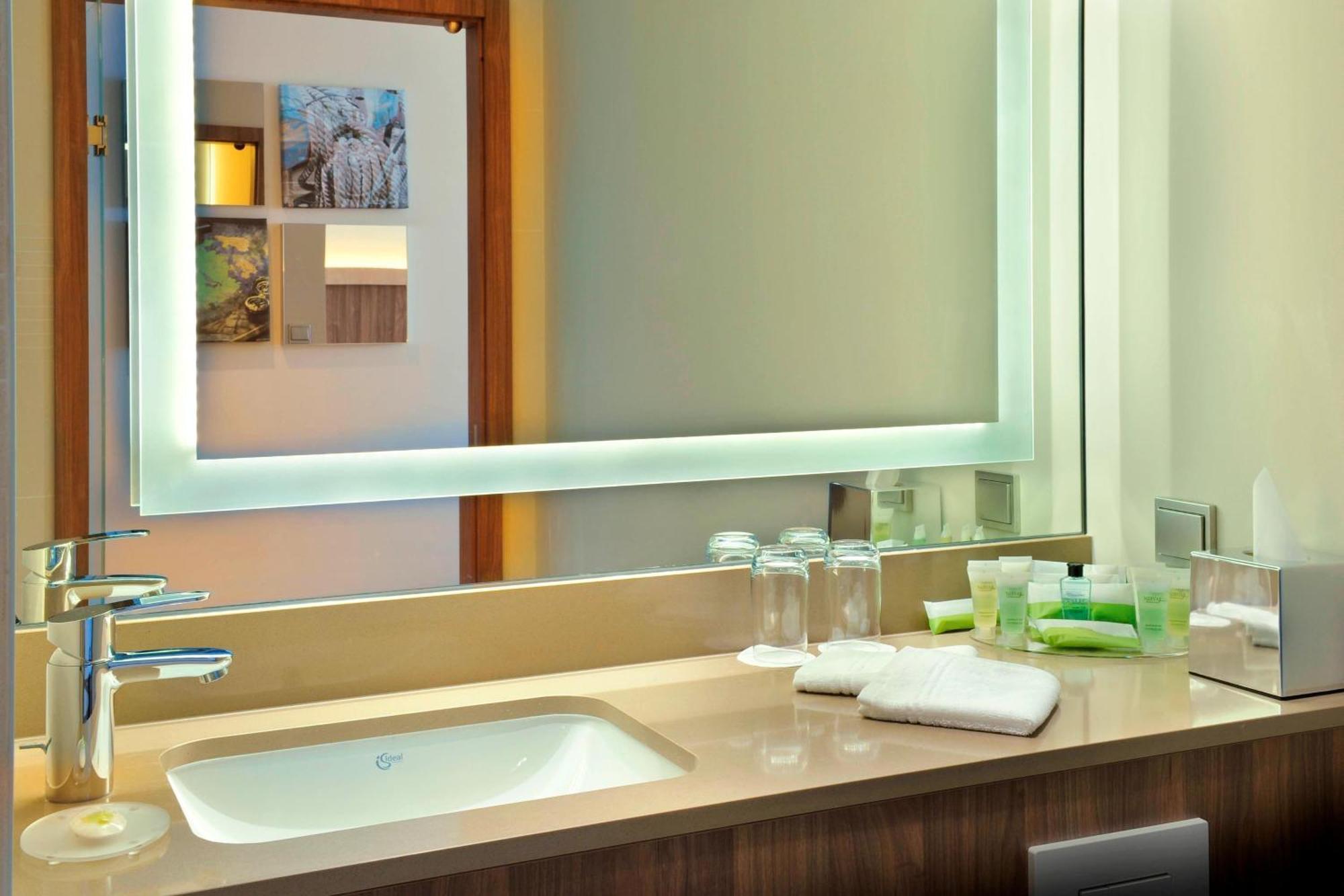 Guest room, 1 King, Sea view,1644438056:JPEG