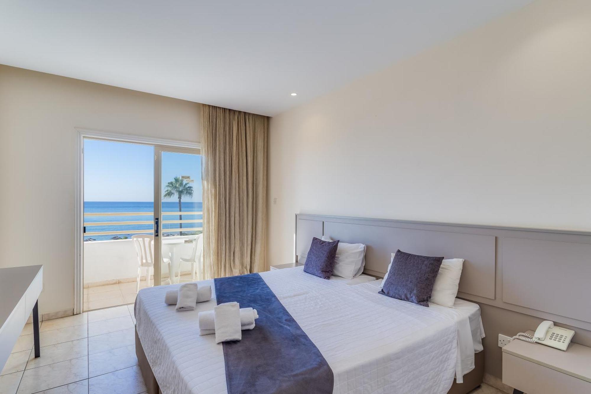 Standard Twin Room with Sea View,1644443570:JPEG