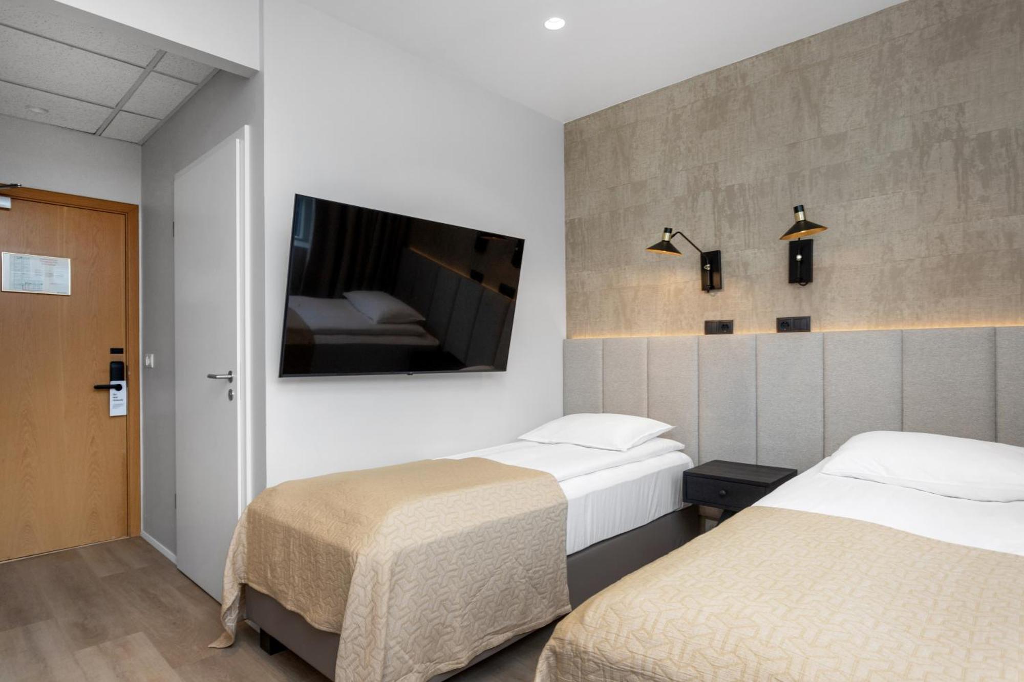 Economy Triple Room