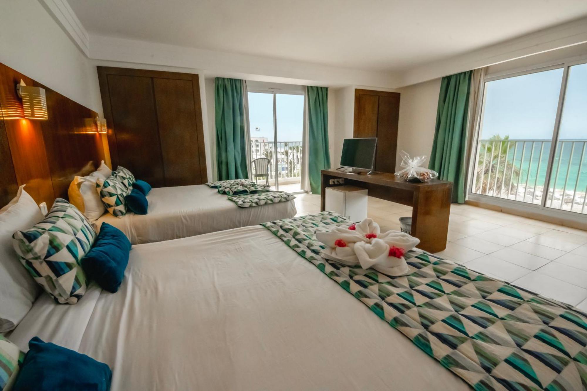 Triple Room with Sea View