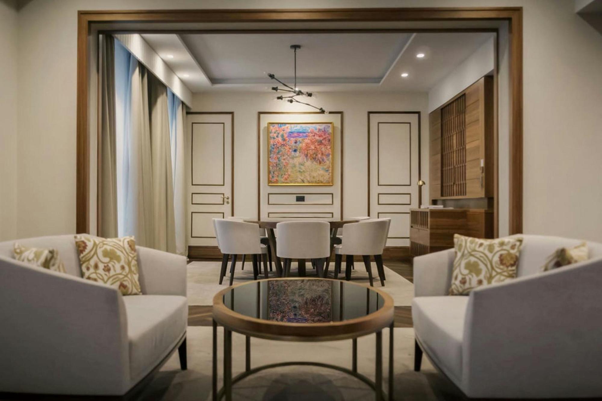 The Ritz-Carlton Albertina Suite Club lounge access City view