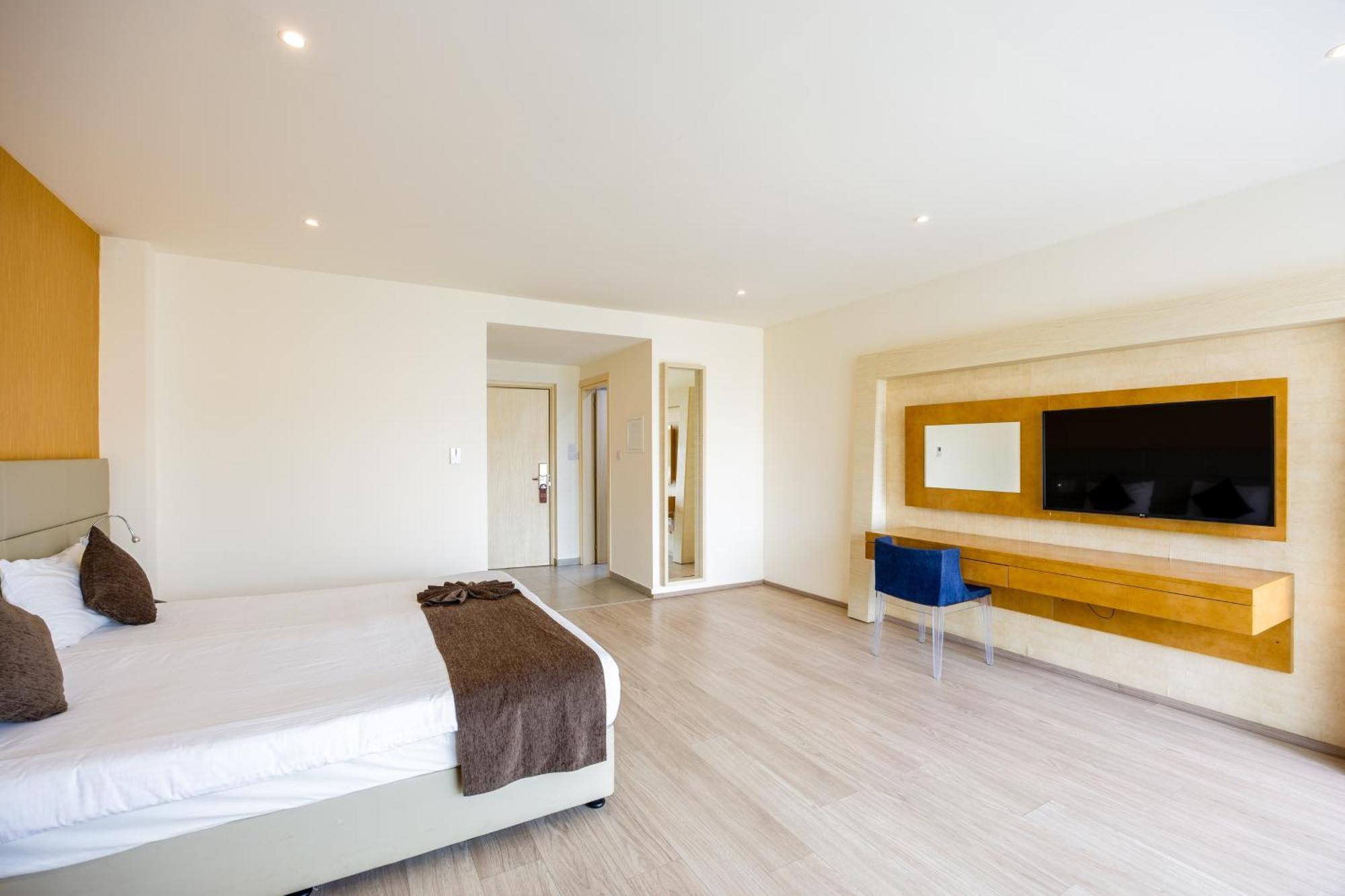 Double or Twin Room Balcony