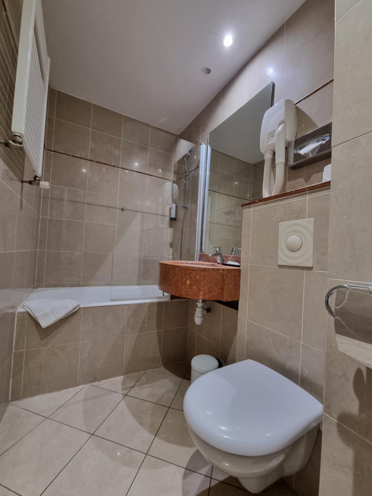 Triple Room,1646891352:JPEG