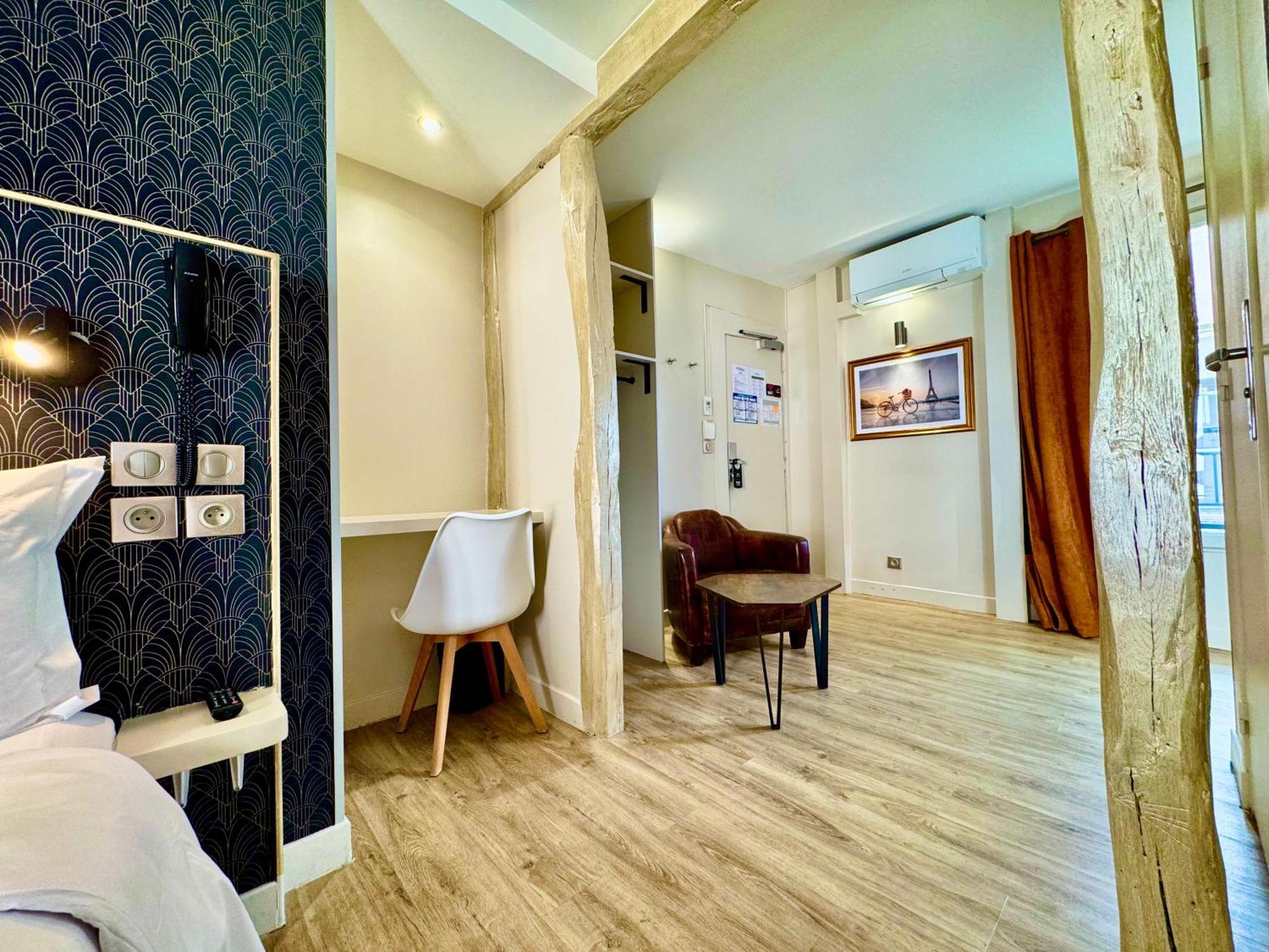 Room View Silver
