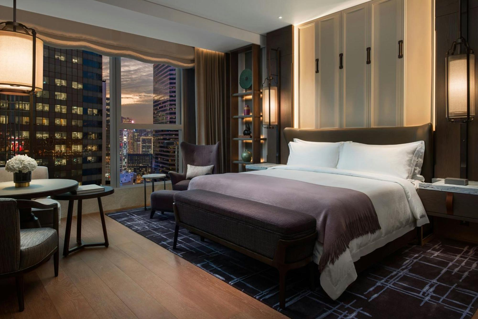 Grand Deluxe King Room City View