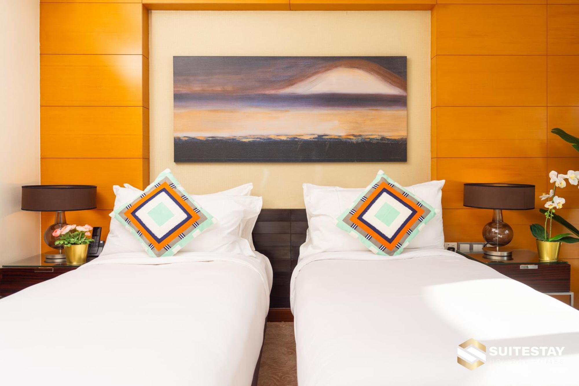 Deluxe Studio