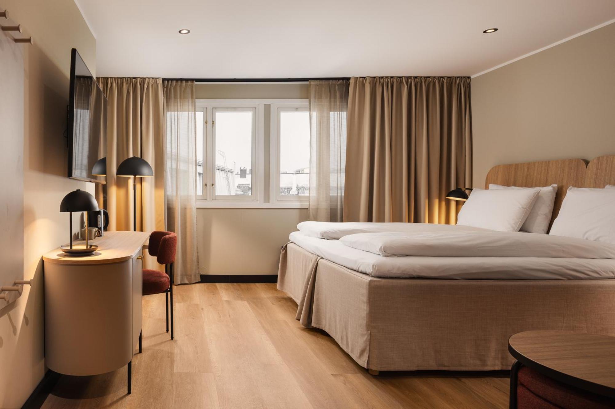 Superior King Room
