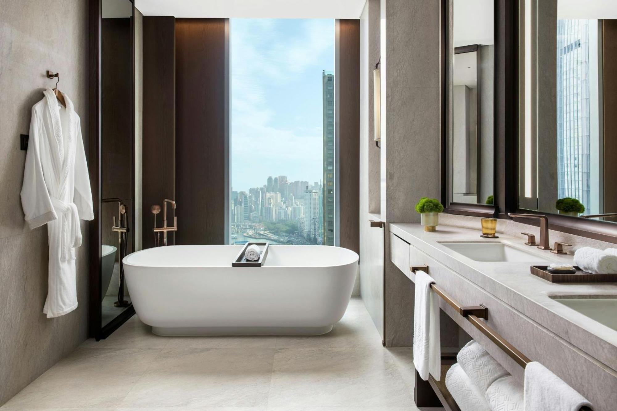Metropolitan Suite 1 Bedroom Suite 1 King Partial Harbour View