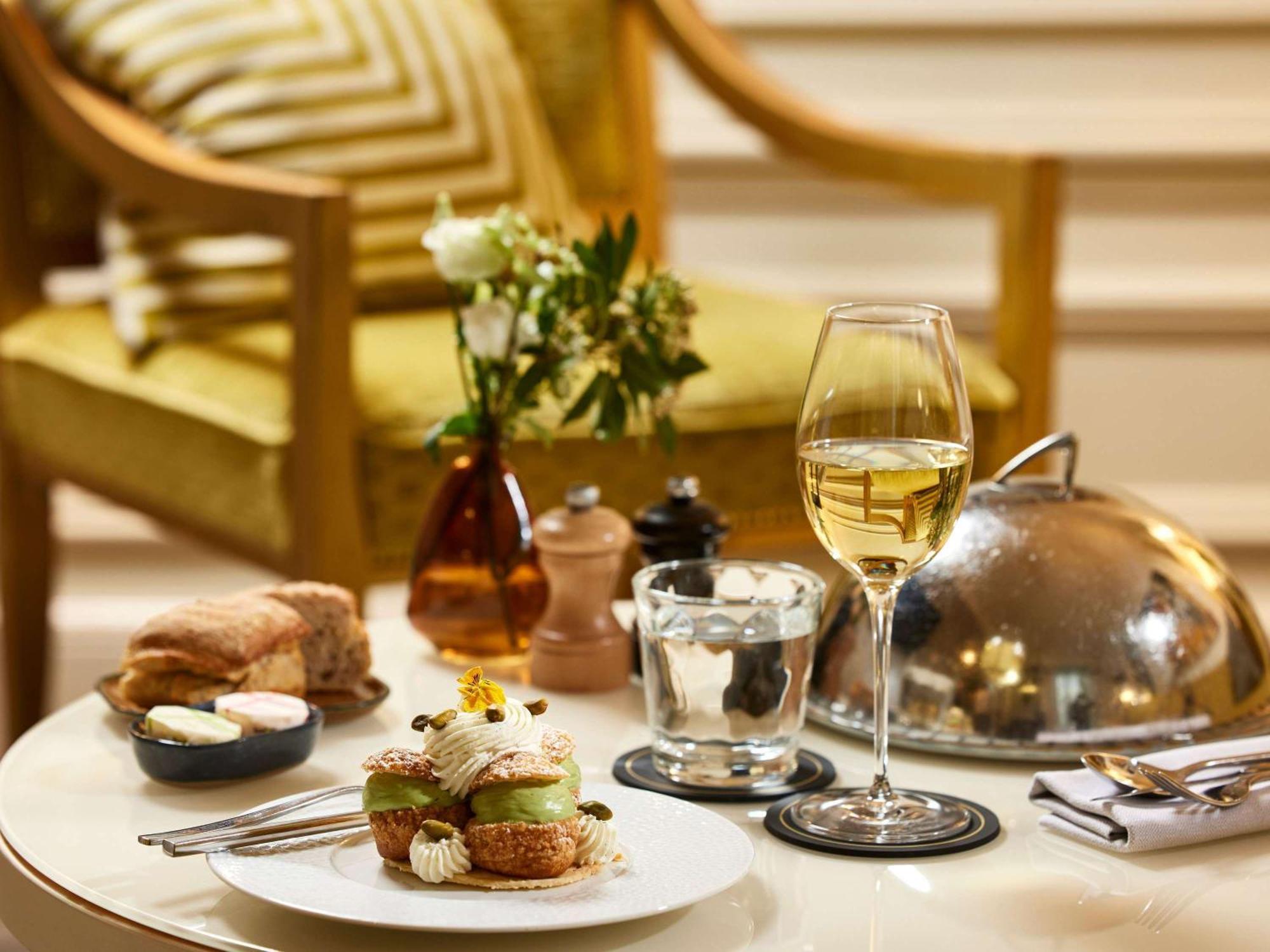 Junior Suite,1649013381:JPEG