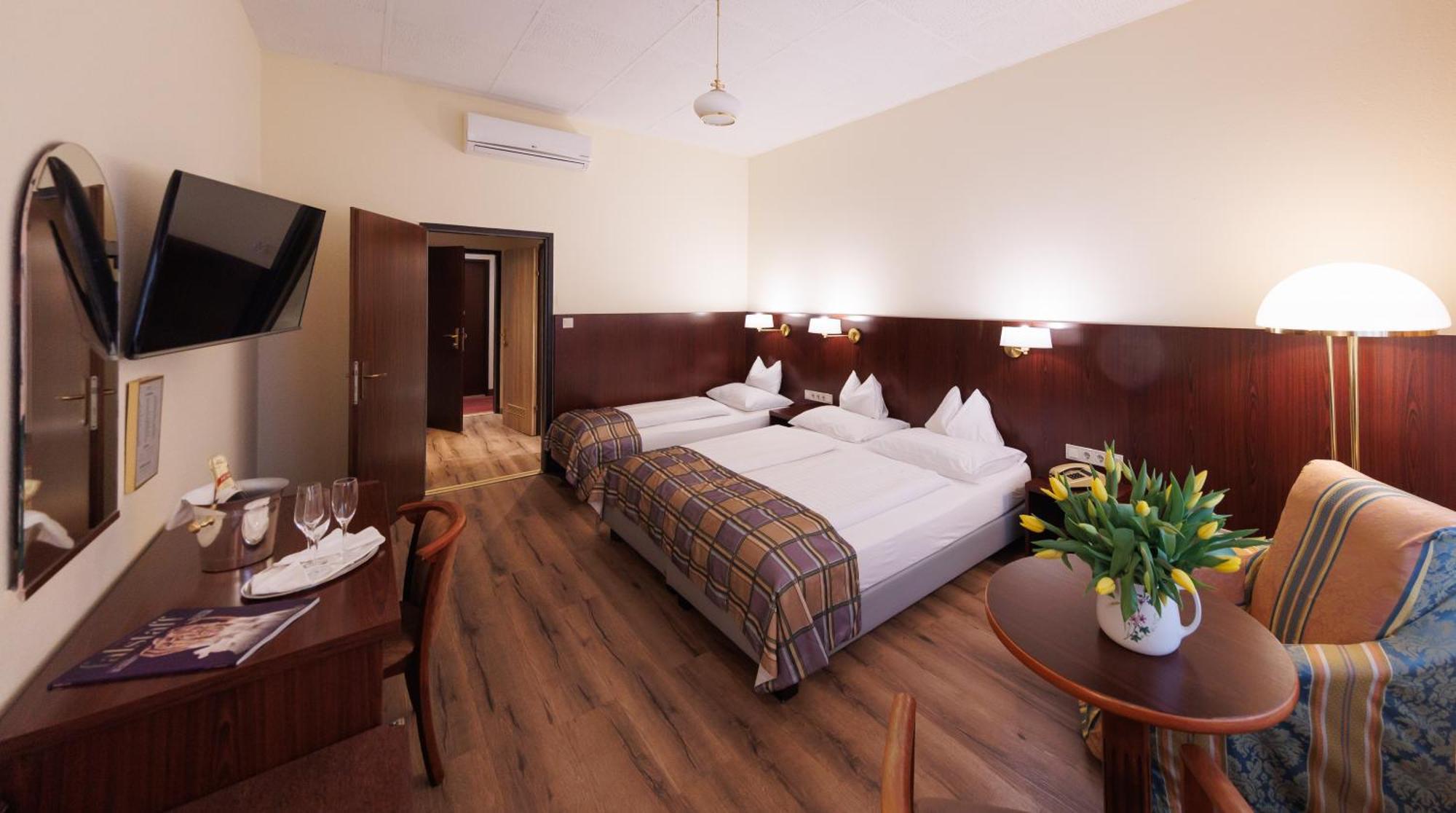 Triple Room
