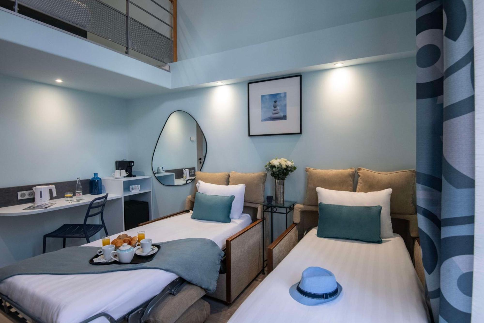 Executive Room King Bed Sofa Bed Non-Smoking