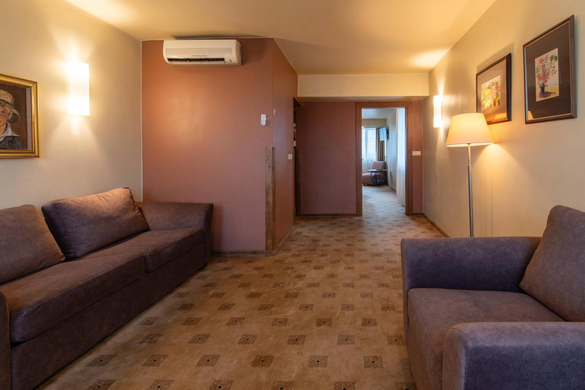 Queen Suite