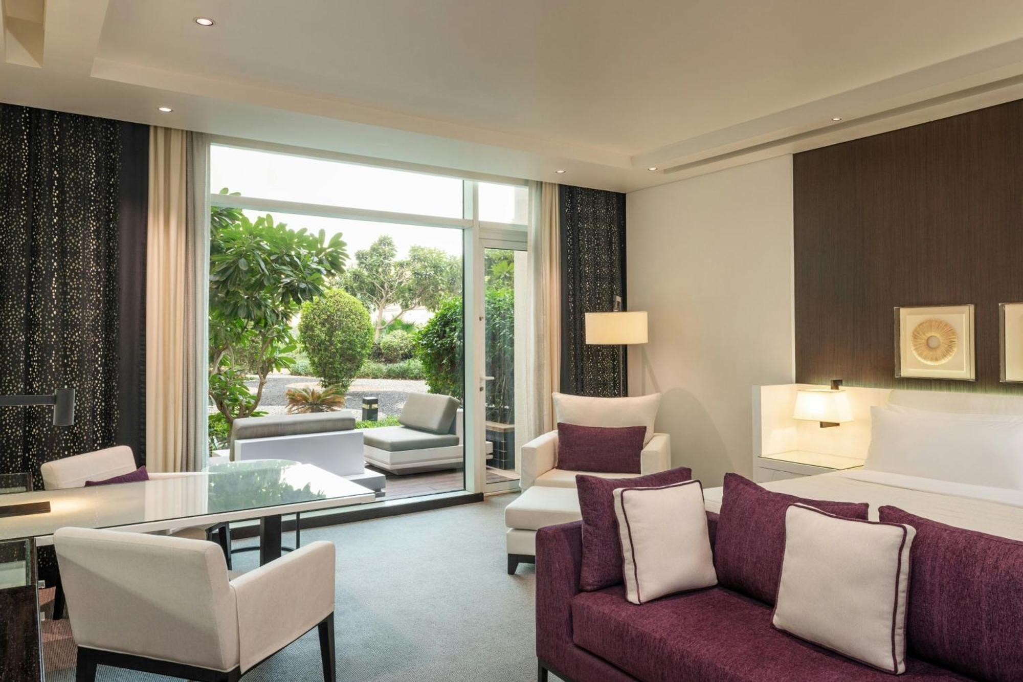 Le Royal Club Room Larger Room Executive Lounge Access