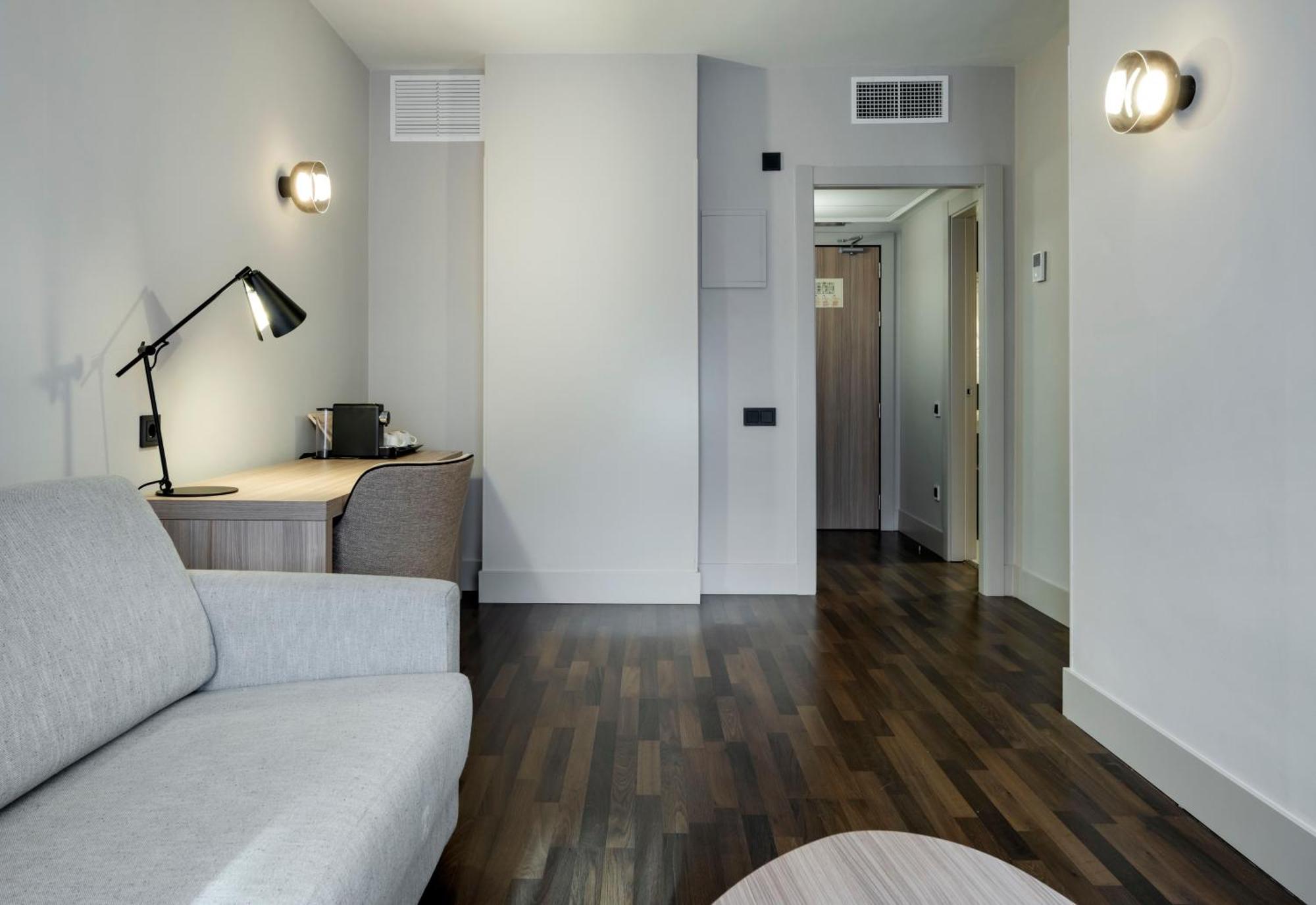 Triple Room,1652743356:JPEG