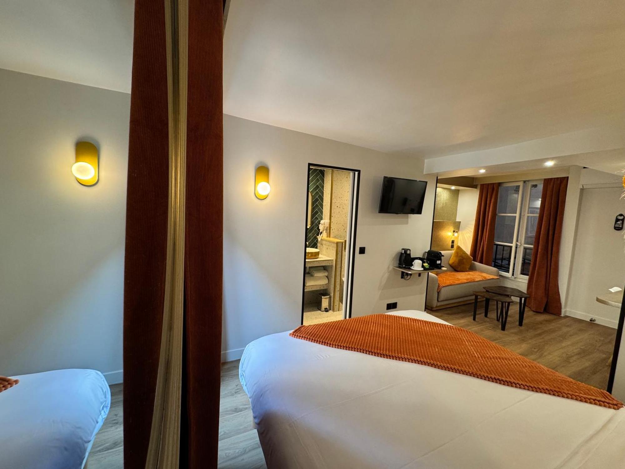 Room Gold Premium