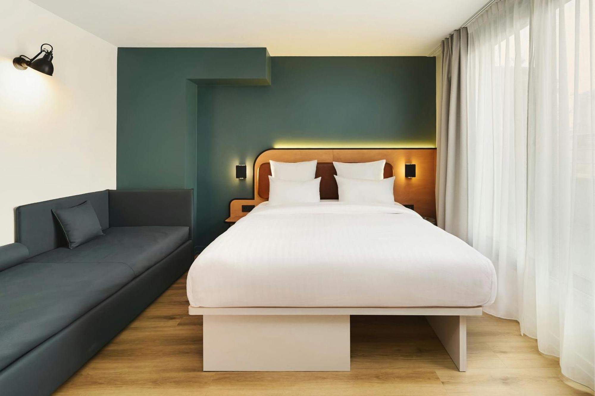 Moxy Sleeper Triple