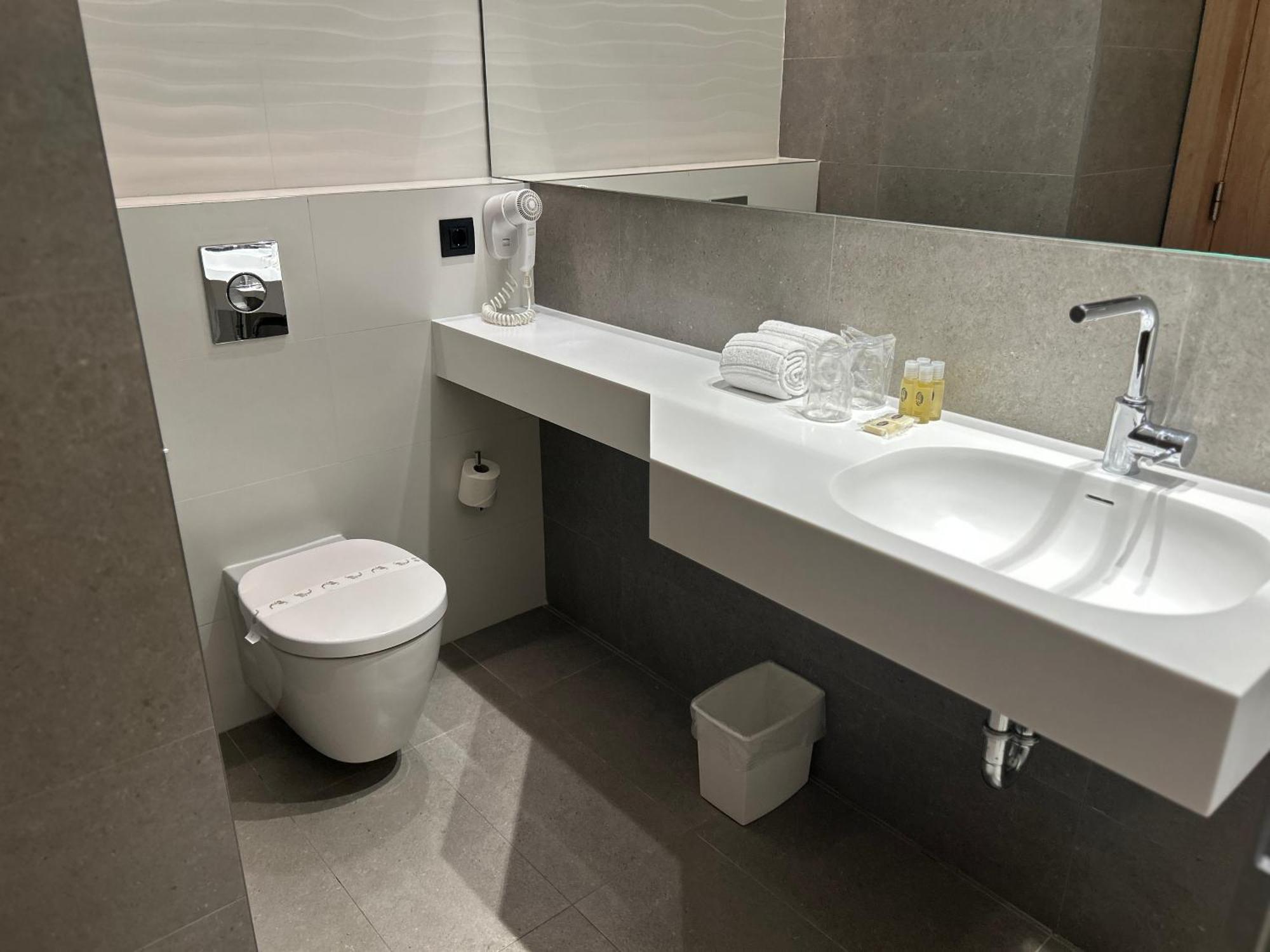 Standard Twin Room,1655294190:JPEG