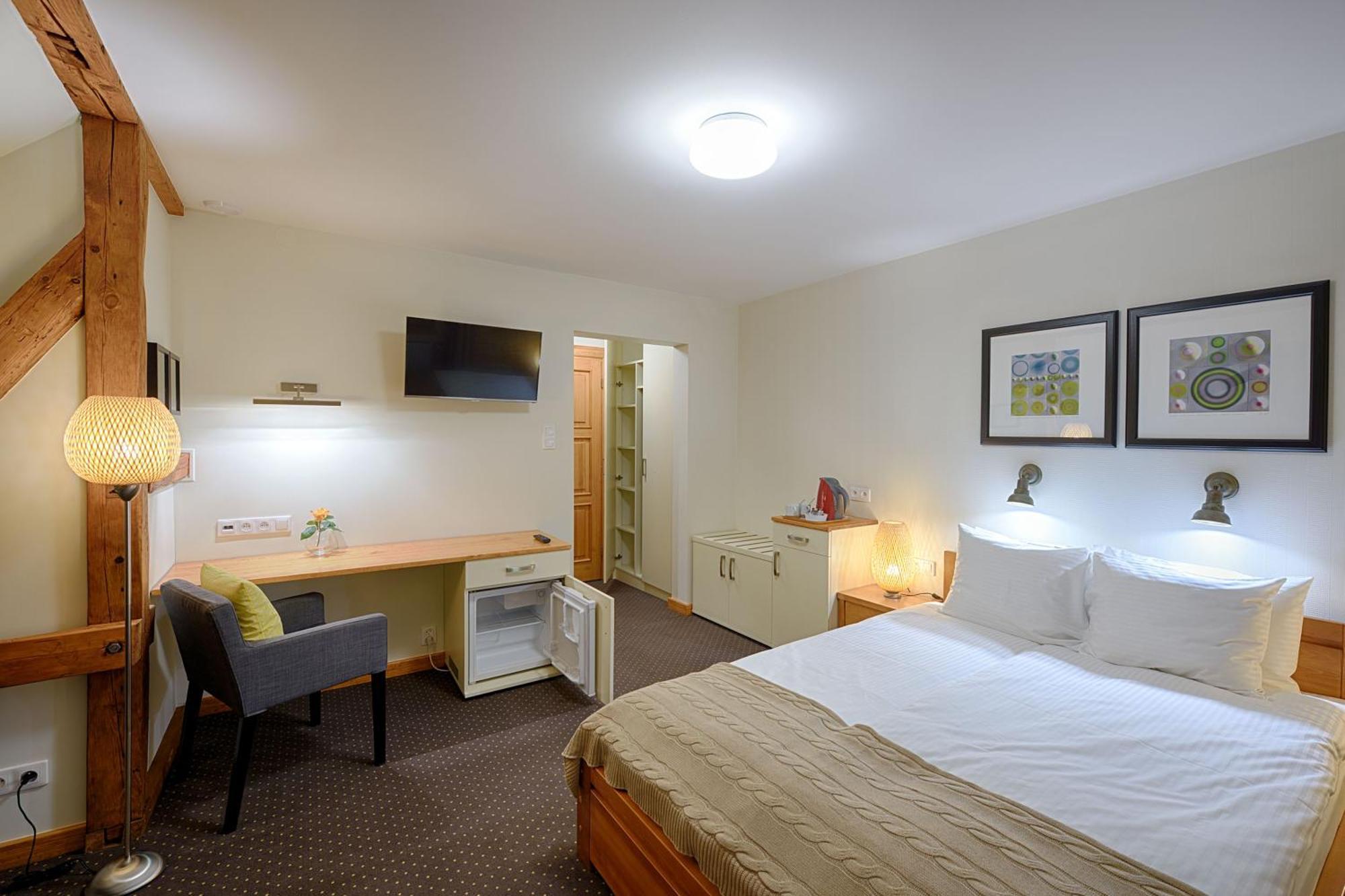 Deluxe Double Room,1656207322:JPEG