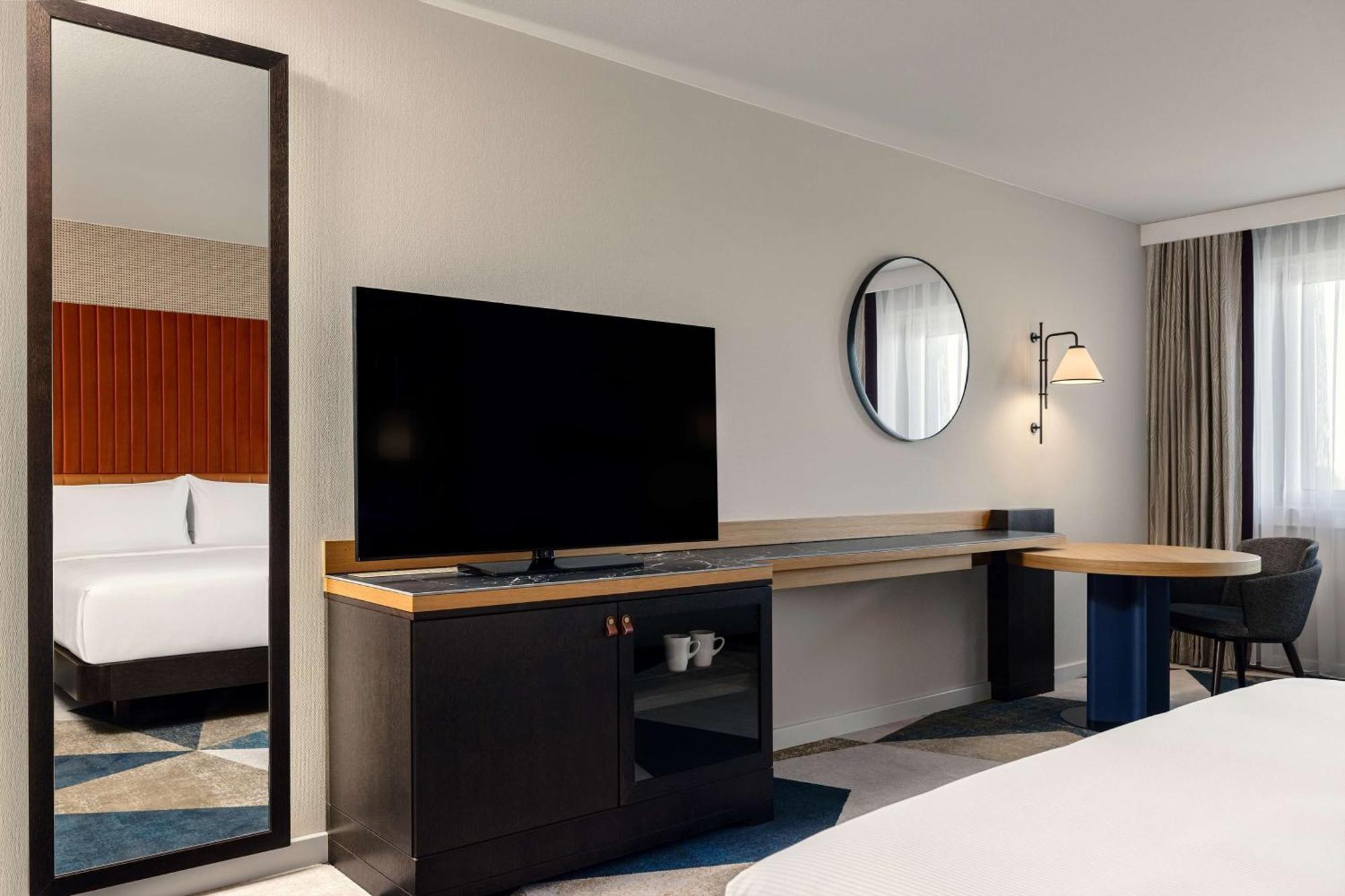 Waterfront Executive King Room Sofa Bed