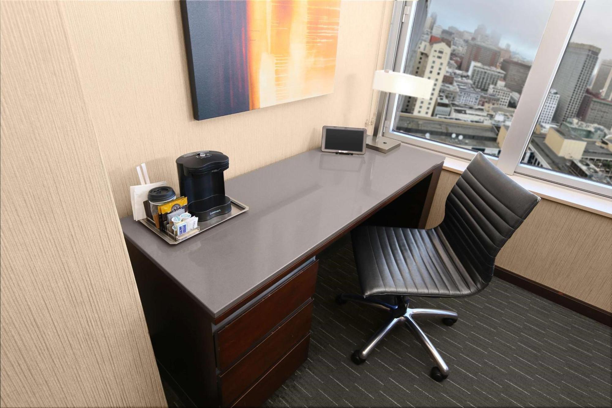 Skyline View - Two Double Beds Floors 20-44,1657146202:JPEG