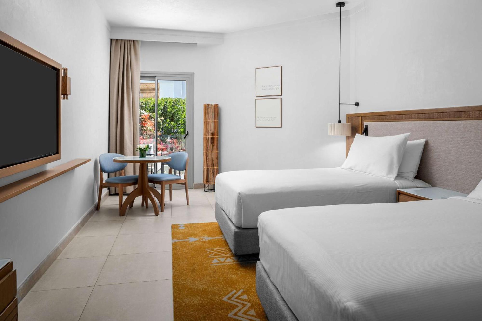 Premium Beachside Twin Room Pool View