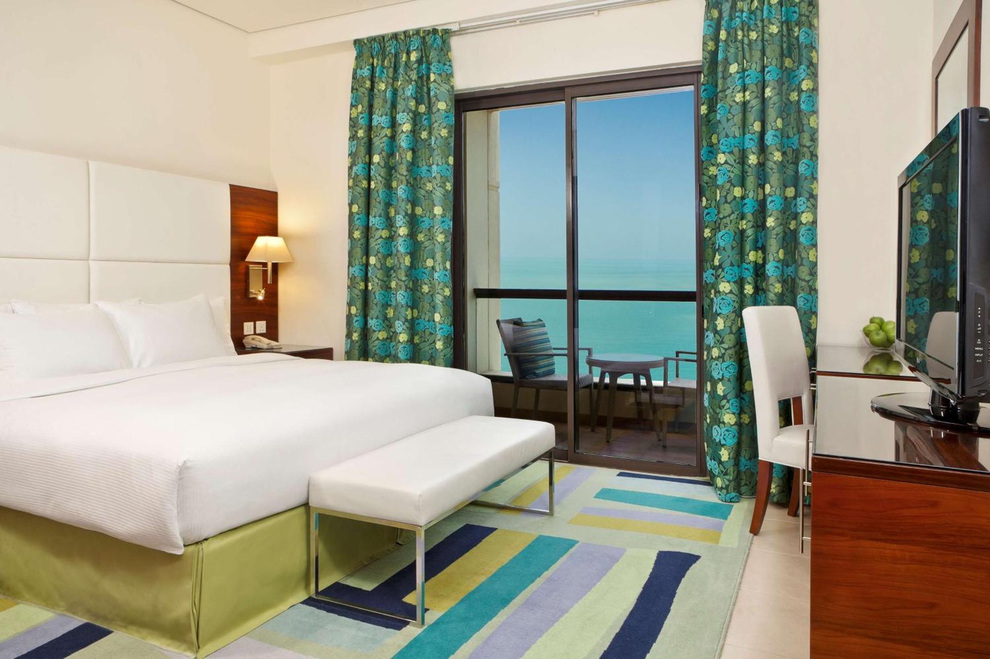Four-Bedroom Family Suite Sea View Balcony