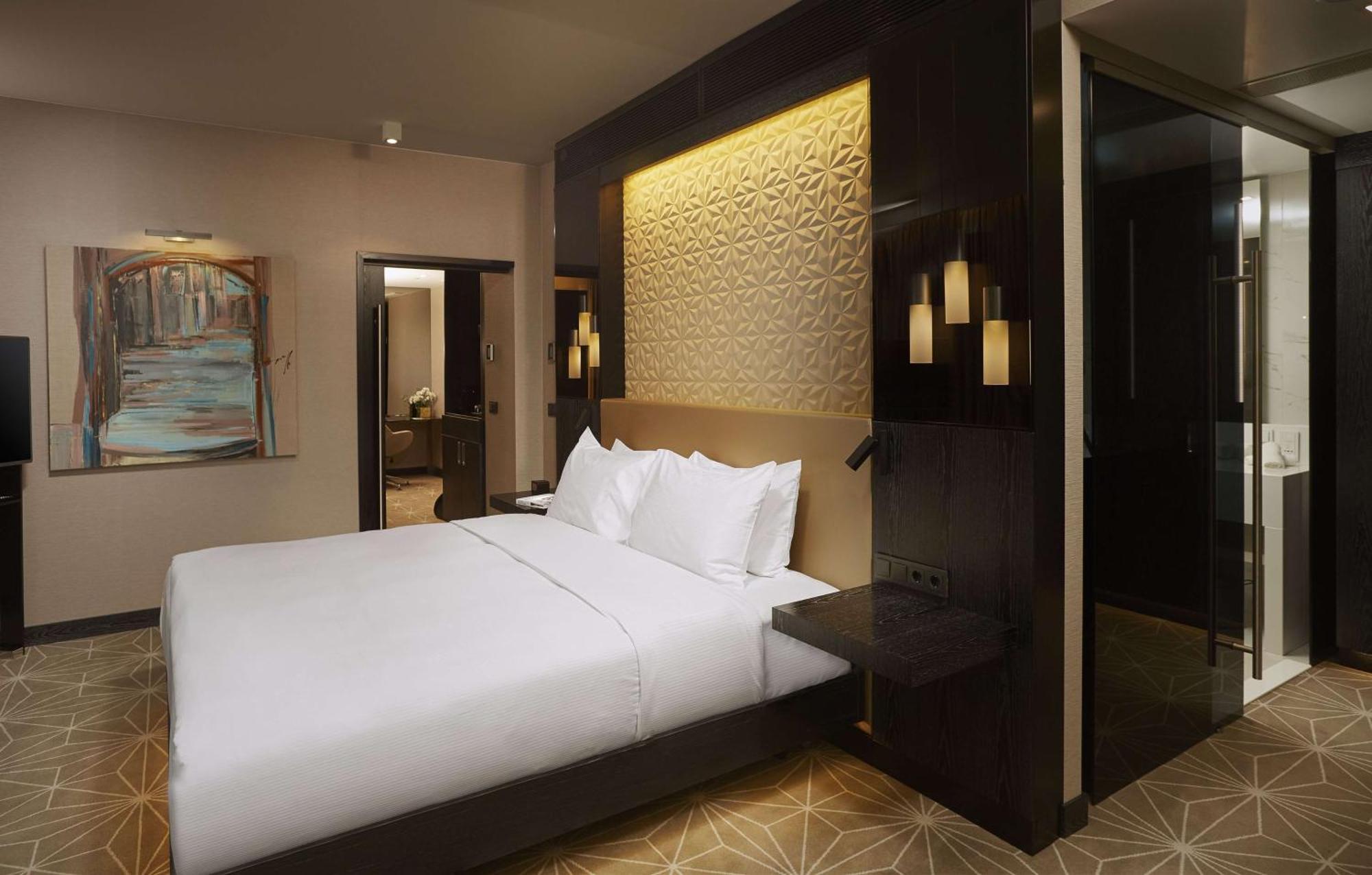 One-Bedroom Family Suite