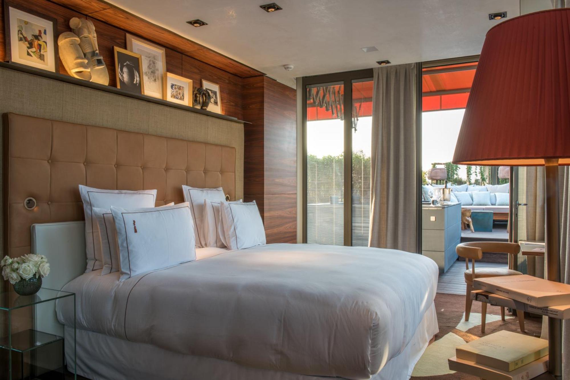 Two-Bedroom Suite Eiffel Tower view Terrace