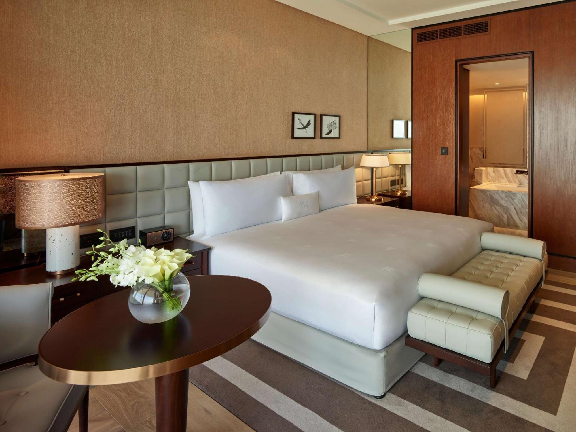 King Premier Suite Dubai Downtown View
