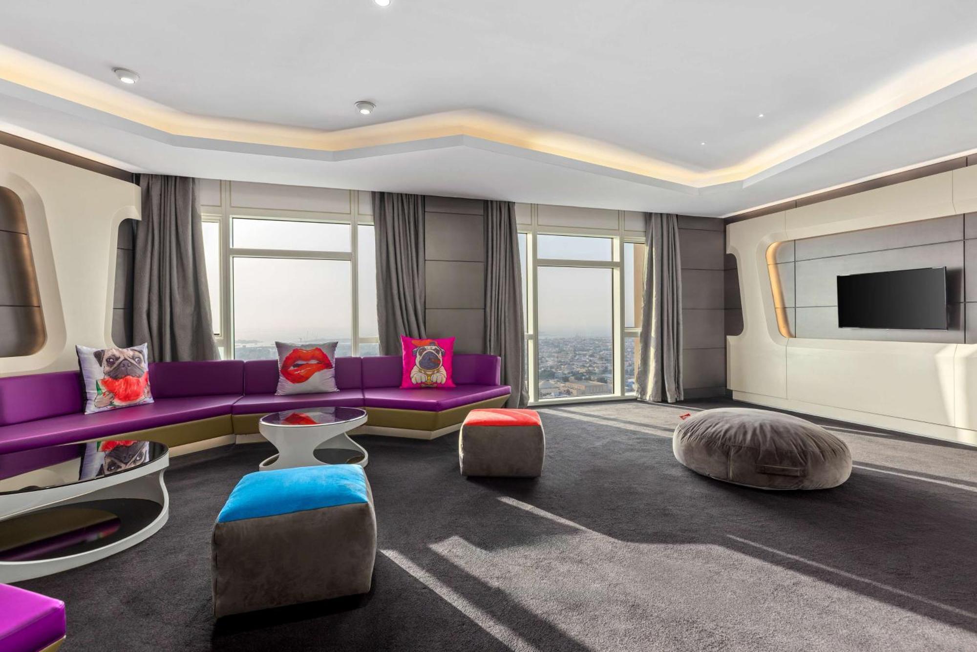 King Vibrant Suite