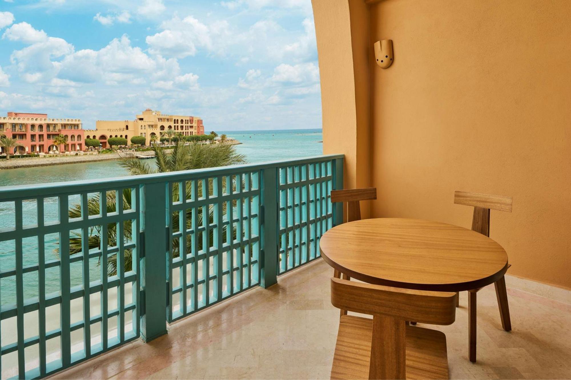 Executive Suite 1 Bedroom Executive Suite 1 King Balcony