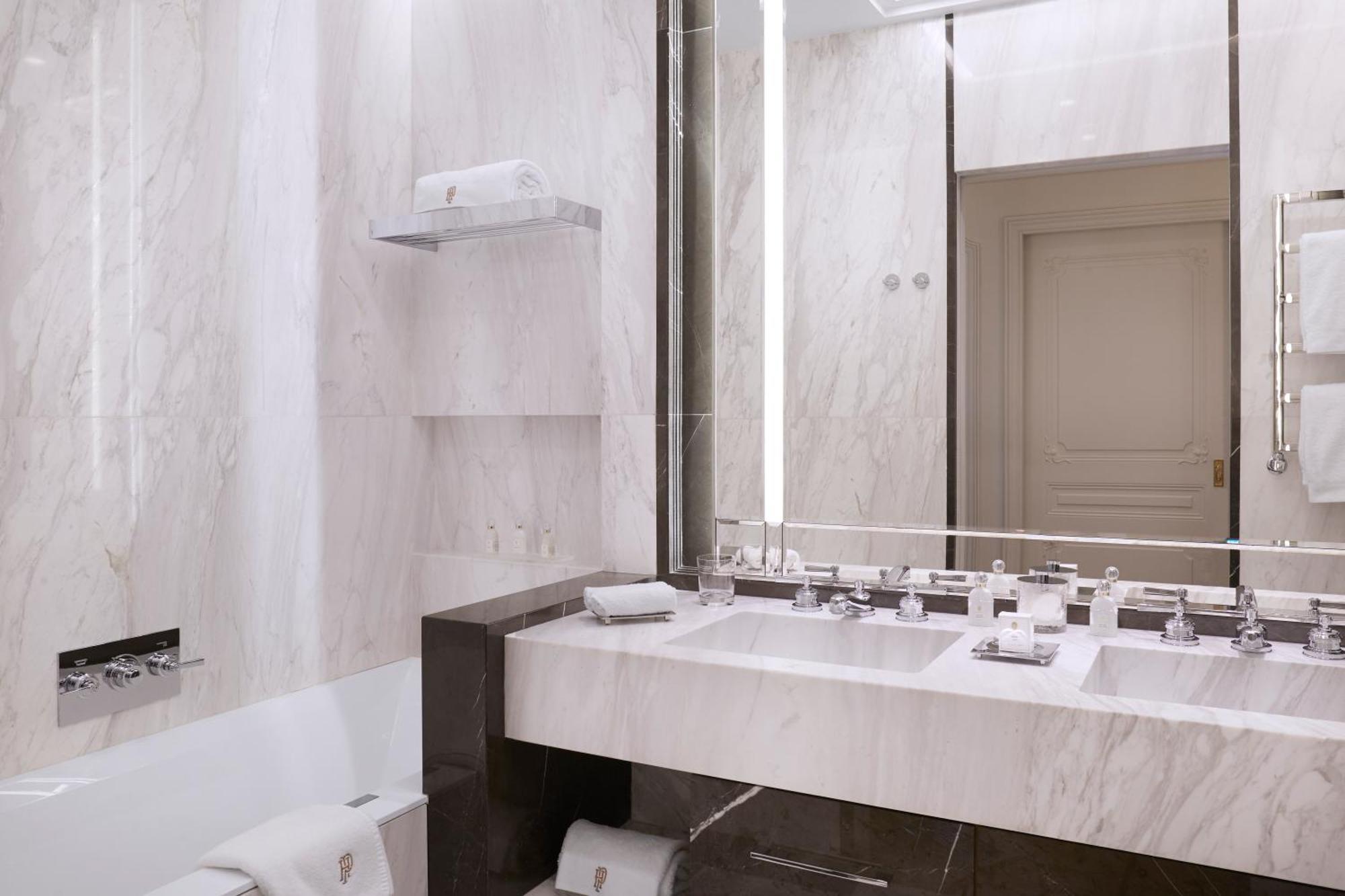 Exclusive Double or Twin Room Sea View