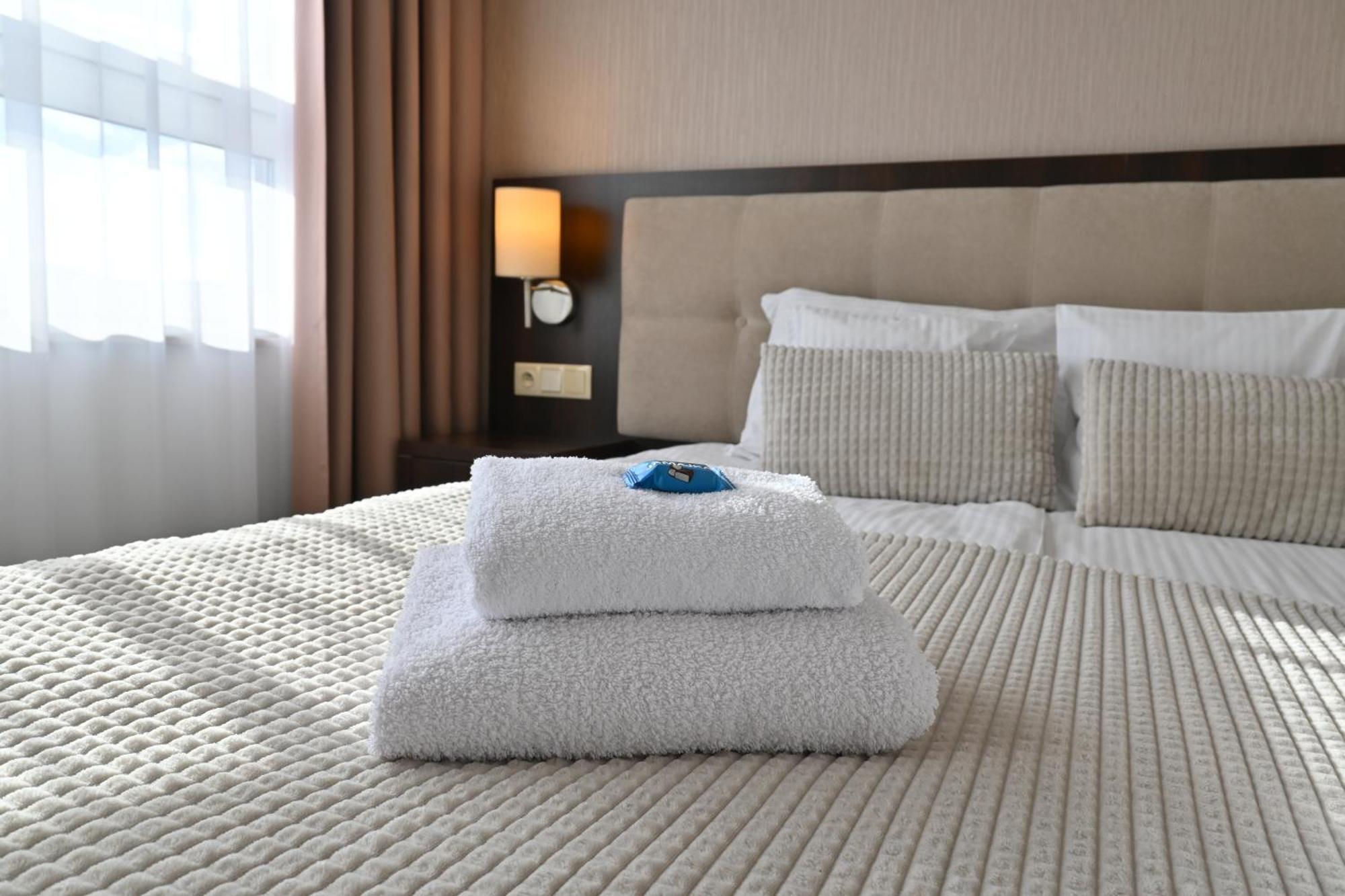 Family Studio,1658770436:JPEG