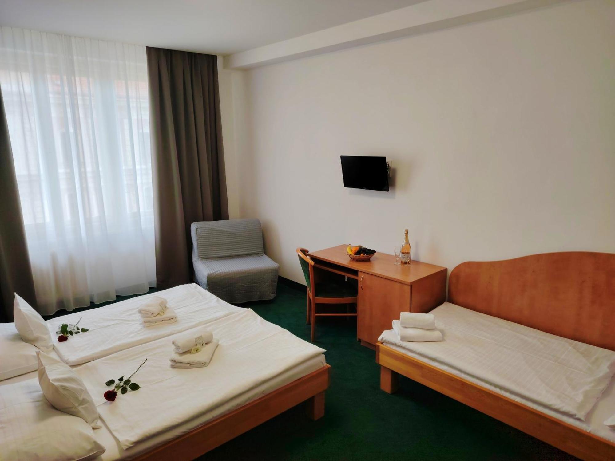 Comfort Triple Room with Extra Bed,1660295620:JPEG