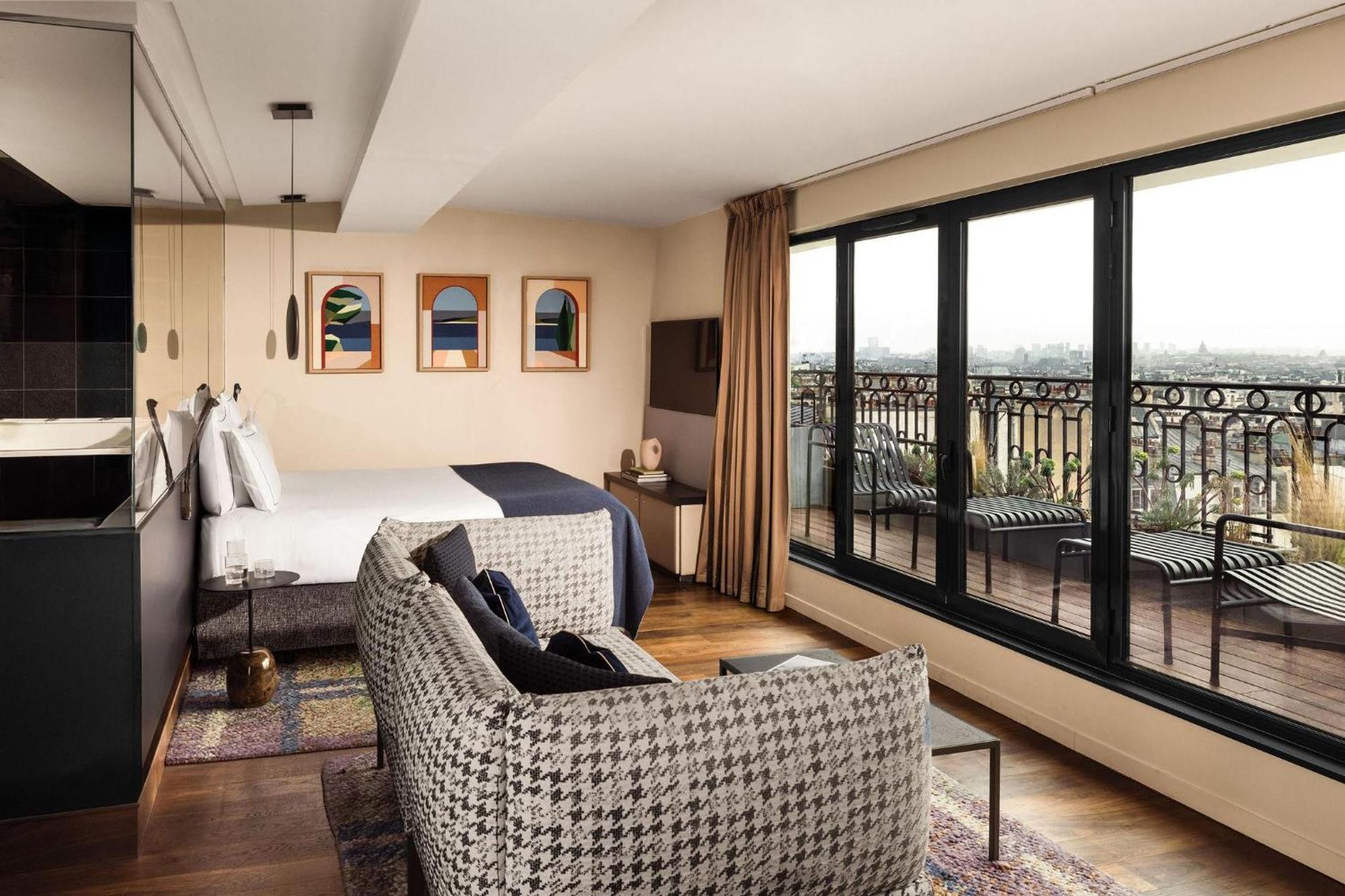 Penthouse – Panoramic View of the Eiffel Tower