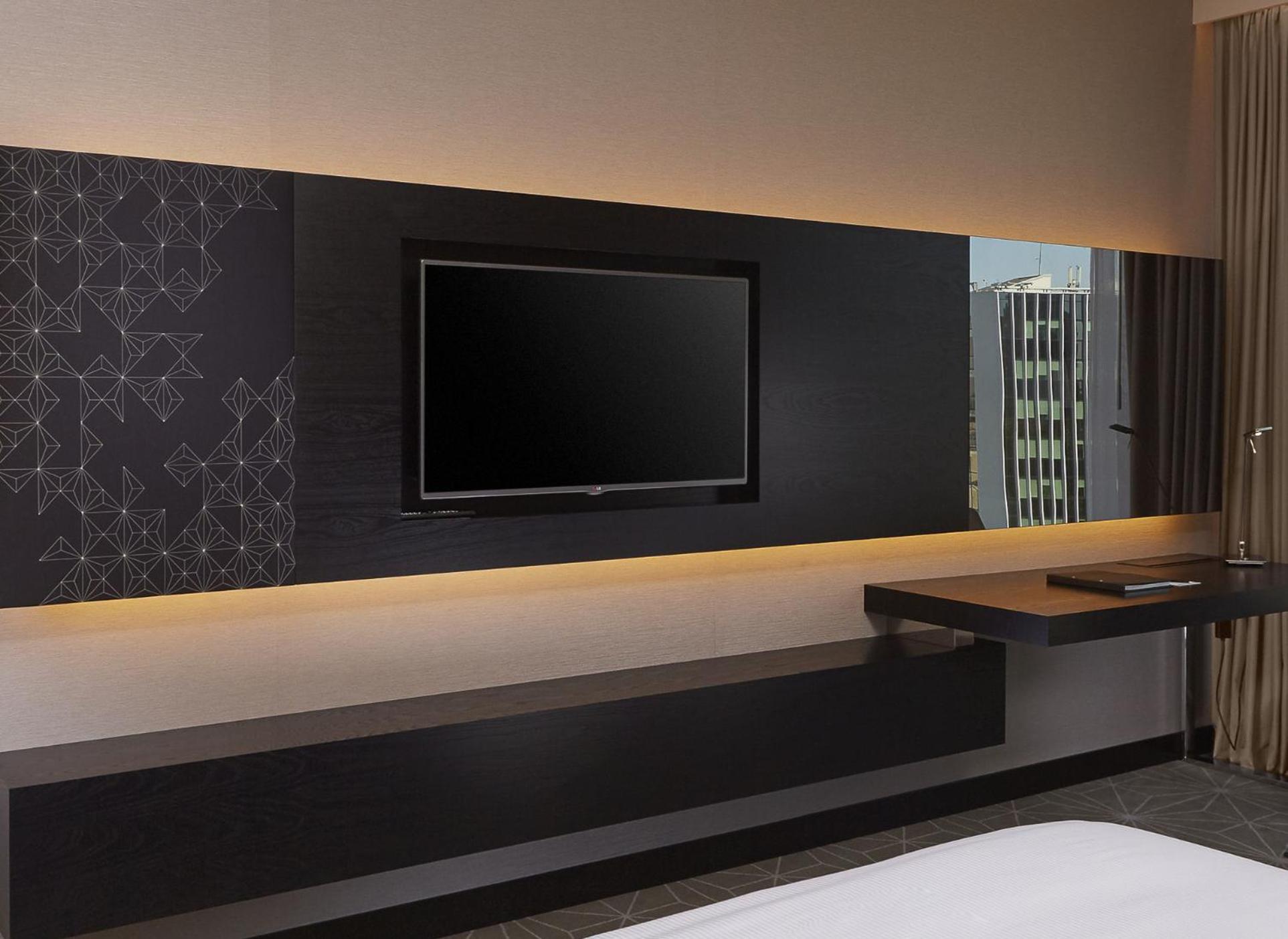 One-Bedroom Family Suite