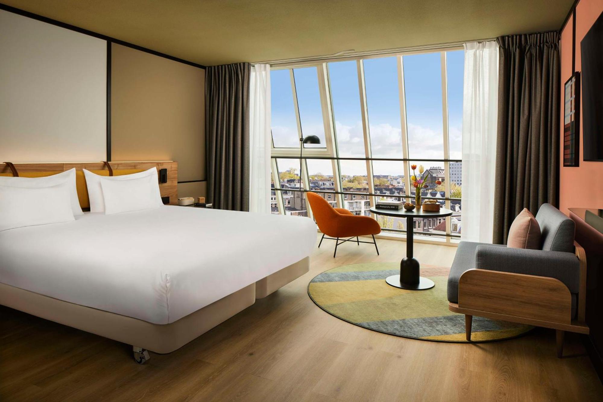 Superior Panoramic Canal View Room