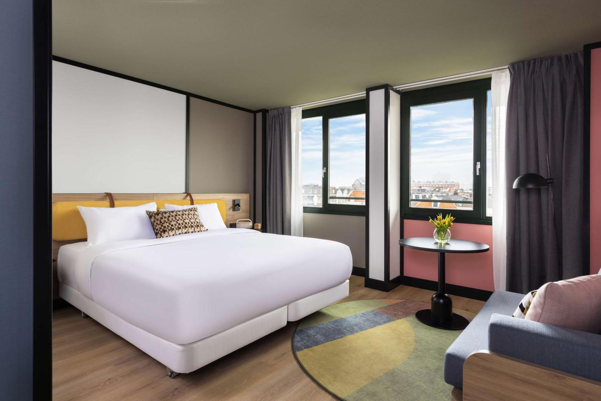 Deluxe Panoramic Canal View Room Extra Bed