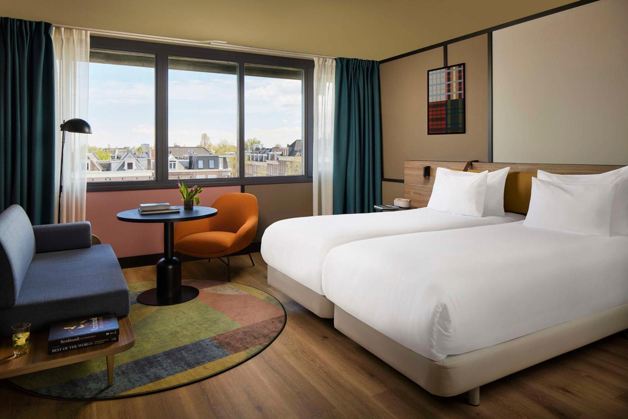 Superior Canal View Triple Room