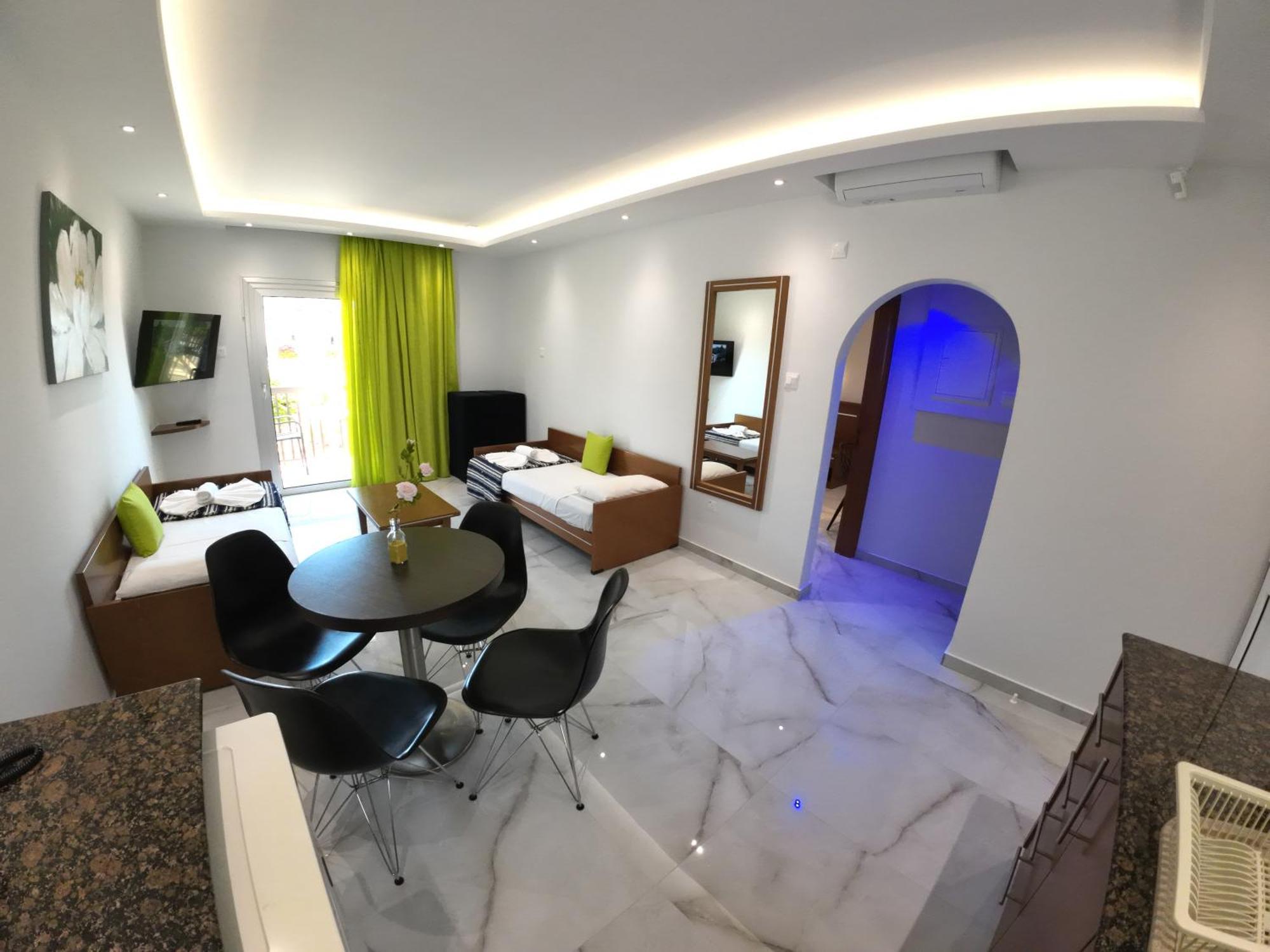 Deluxe Apartment