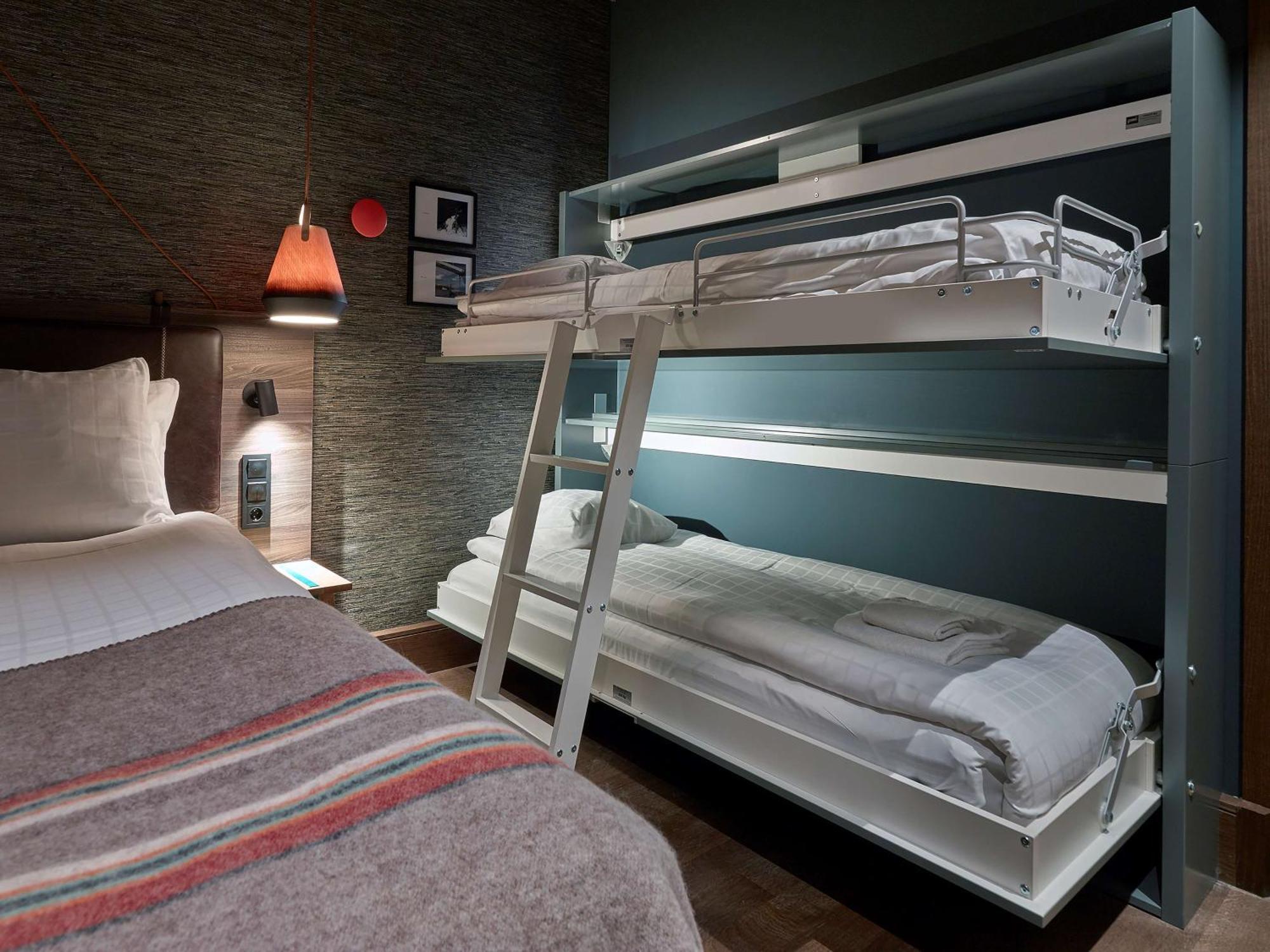 Spacious Double Room Bath