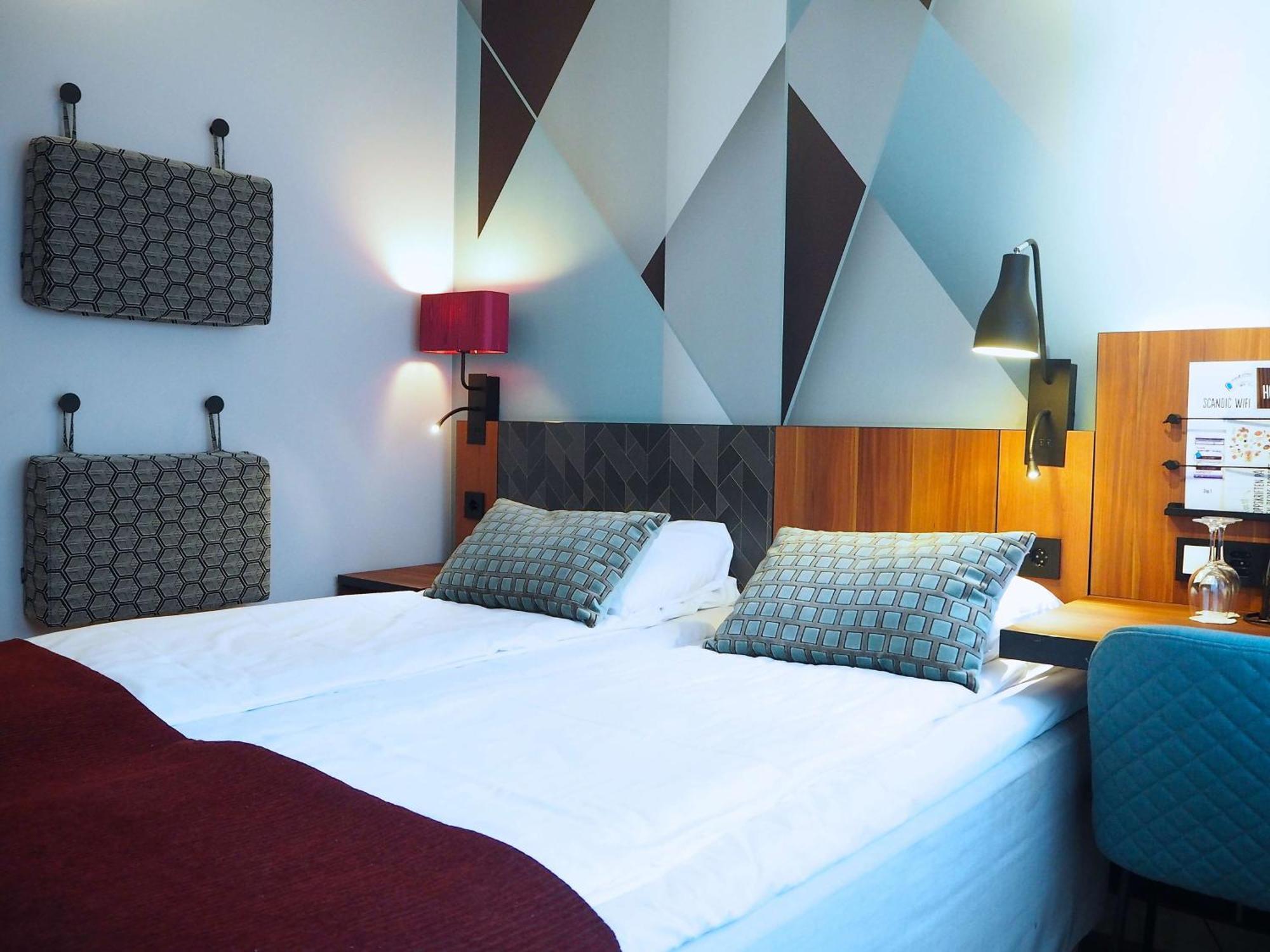 Standard Queen Room