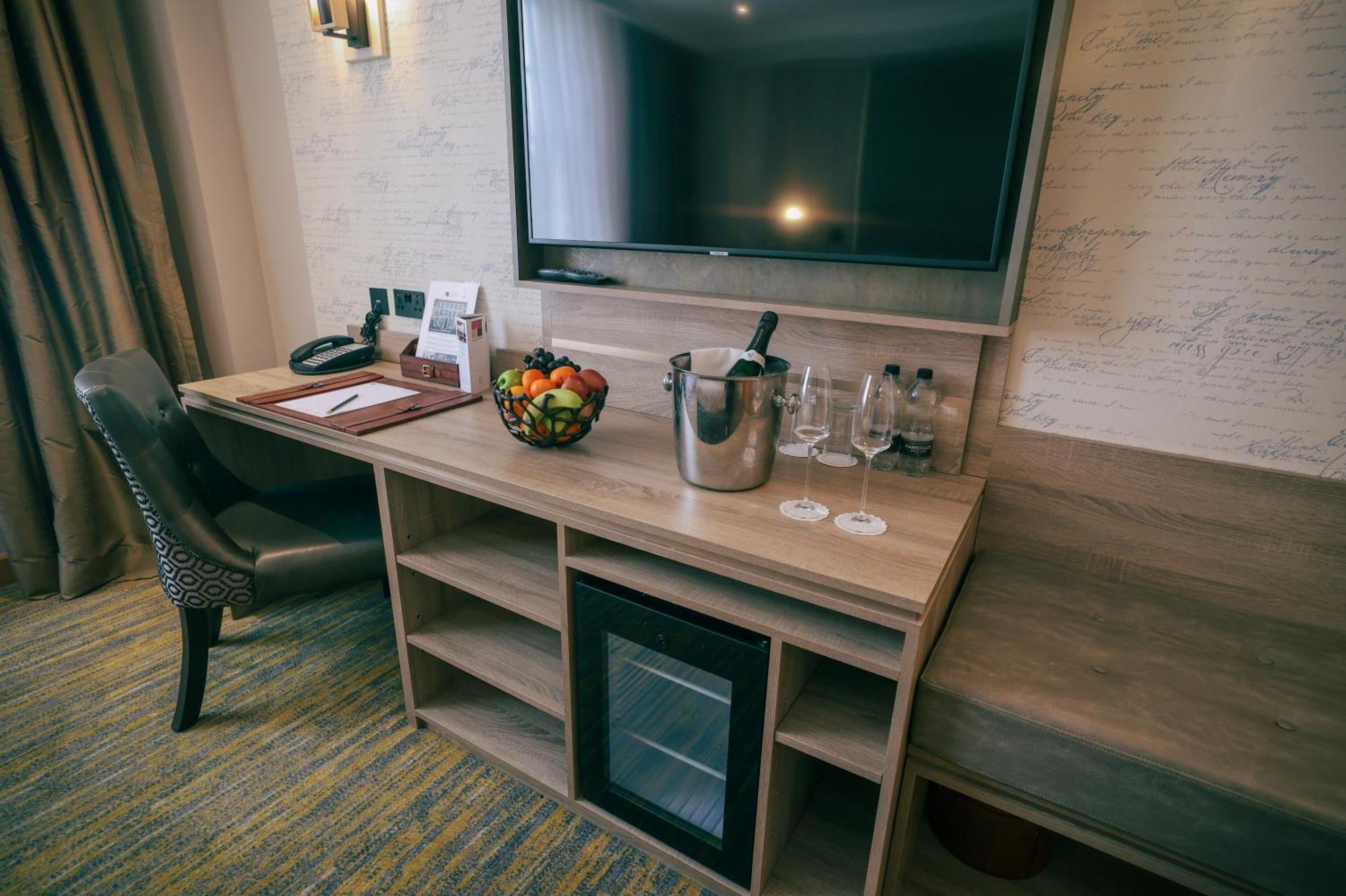 Deluxe King Room