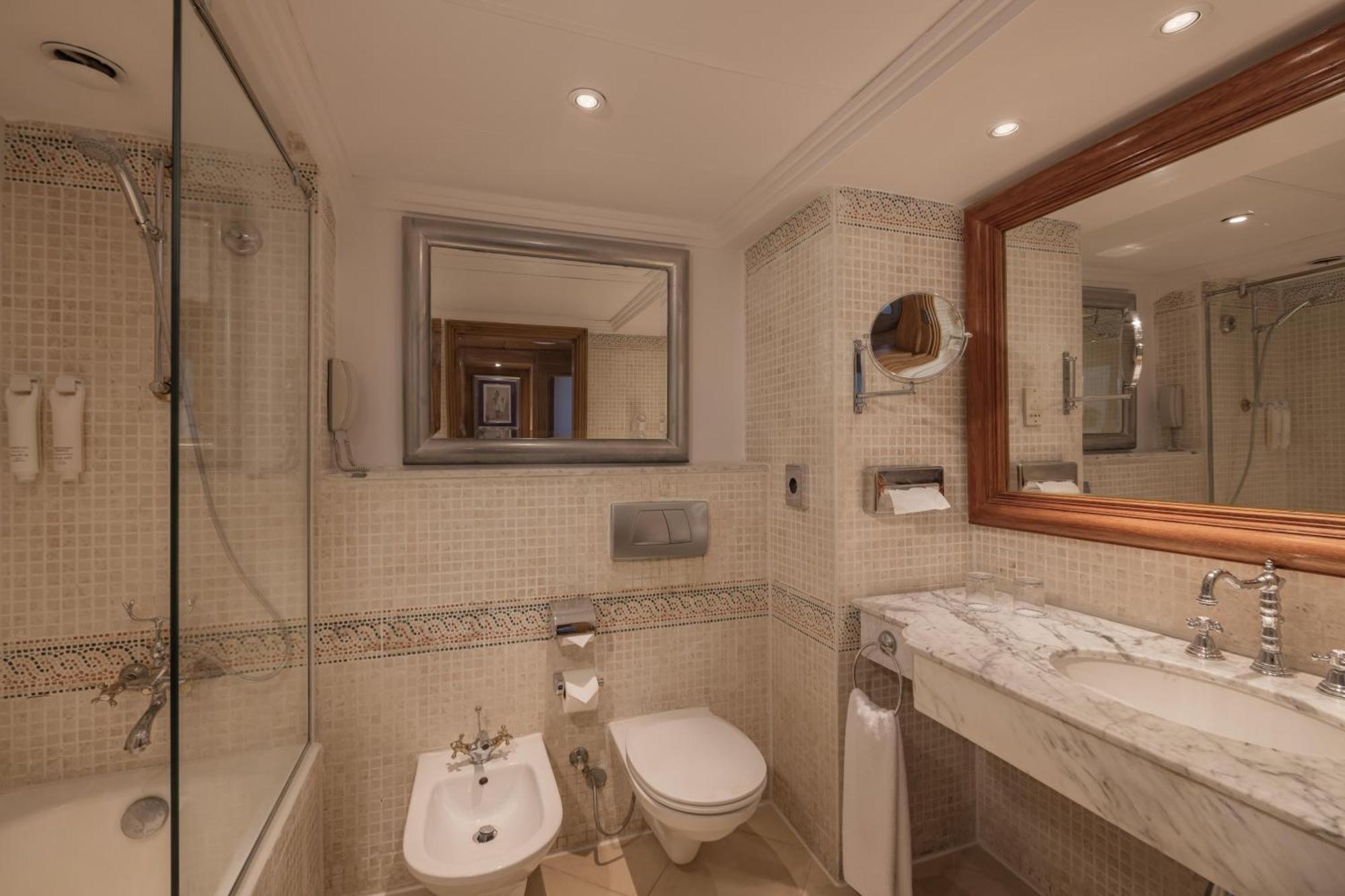 Superior Queen or Twin Room Pool View