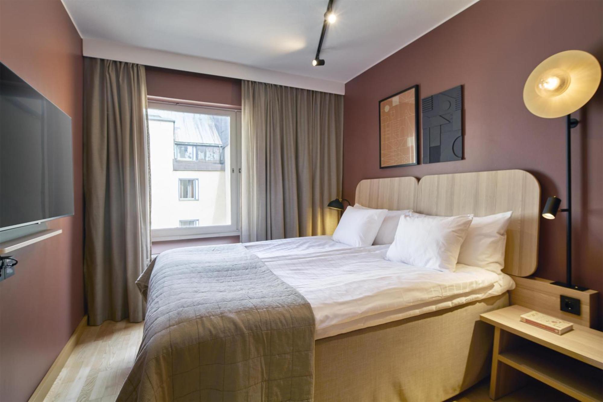 Standard Queen Room