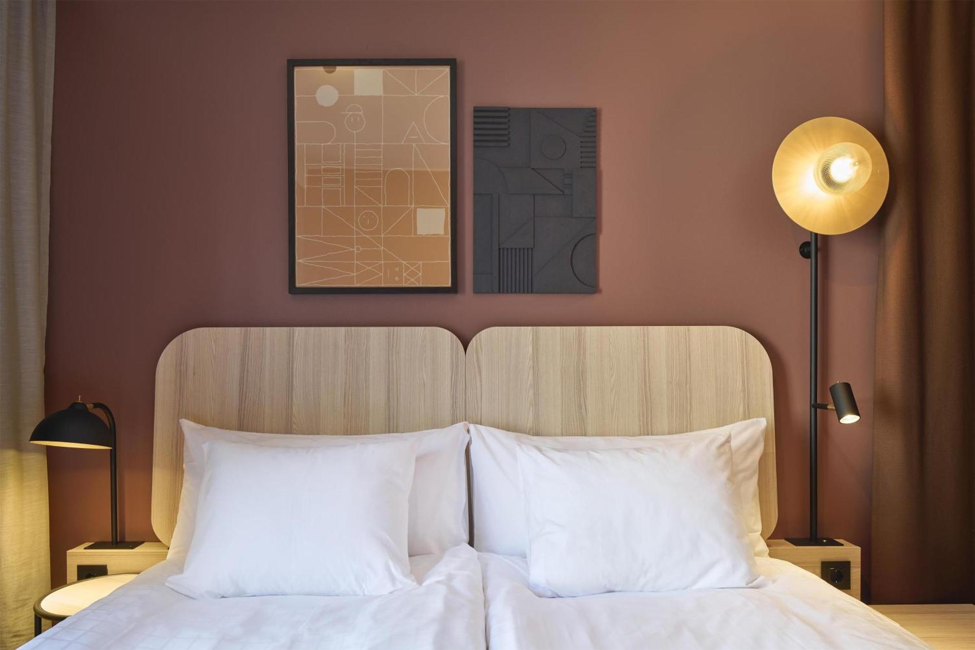 Standard Queen Room
