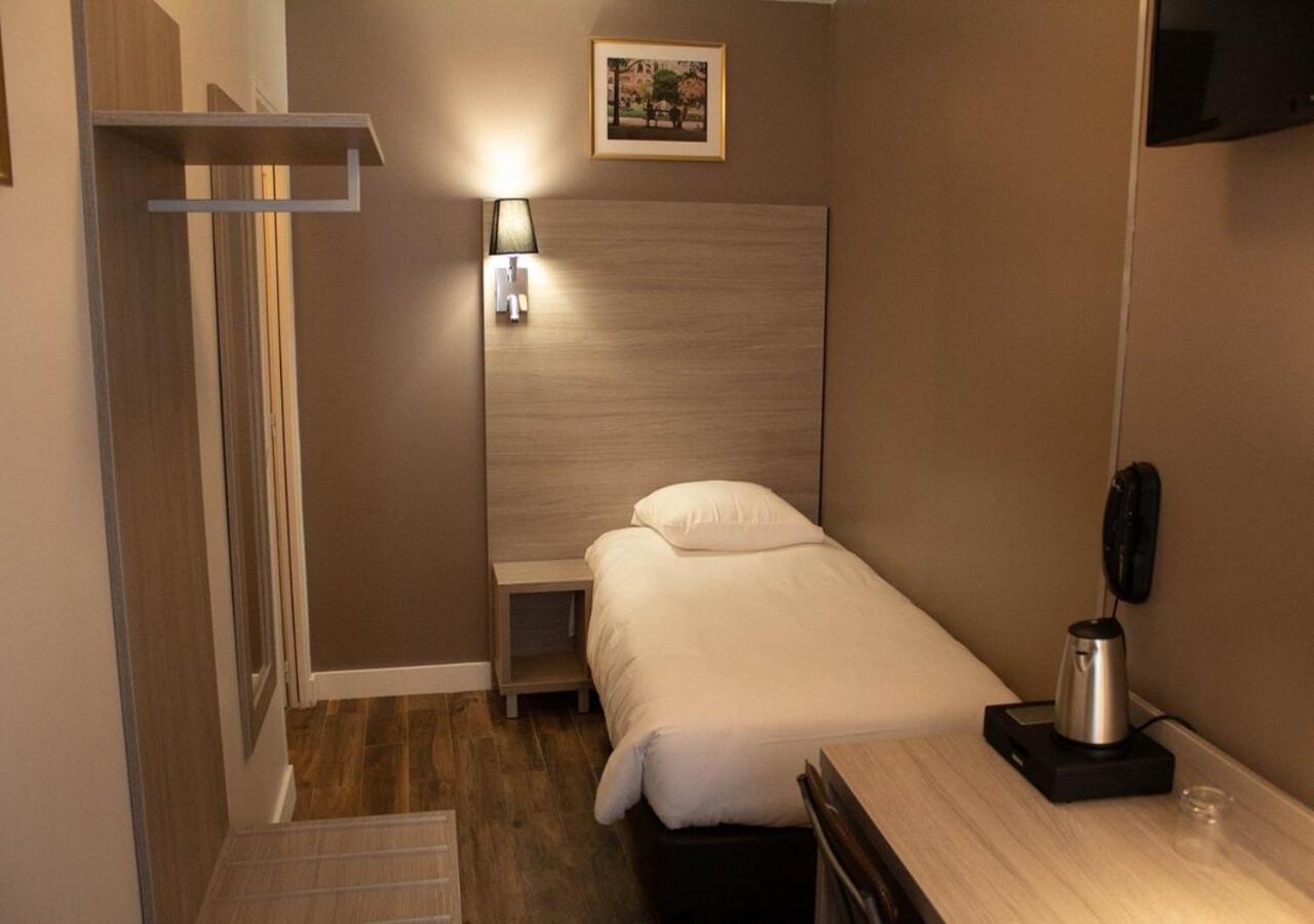 Single Room Private Bathroom